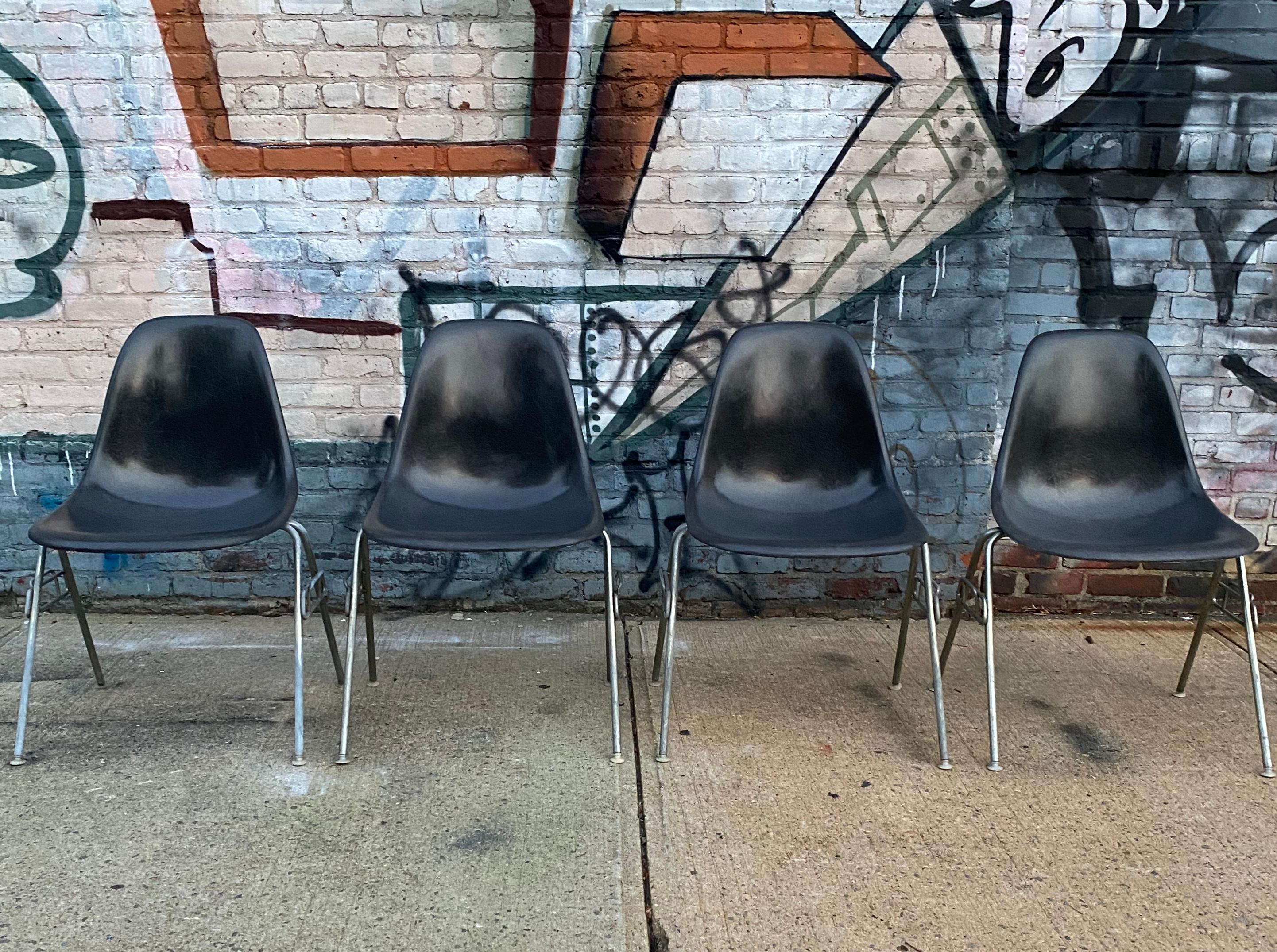Mid-Century Modern Set of 4 Herman Miller Eames Elephant Grey Stacking chairs