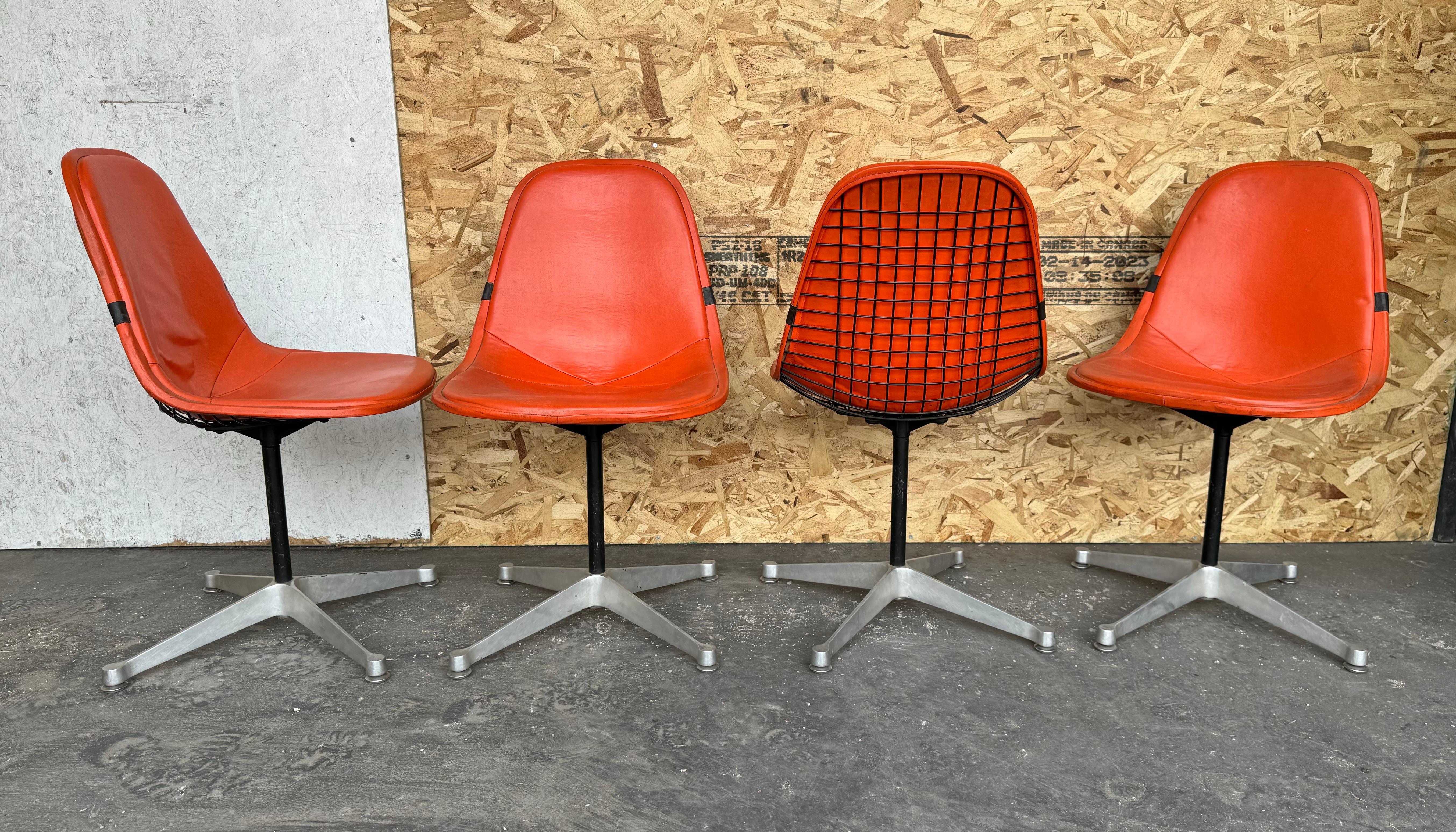 Set of 4 Herman Miller Eames Orange Pad Swivel PKC1 aluminum base Dining Chairs For Sale 1