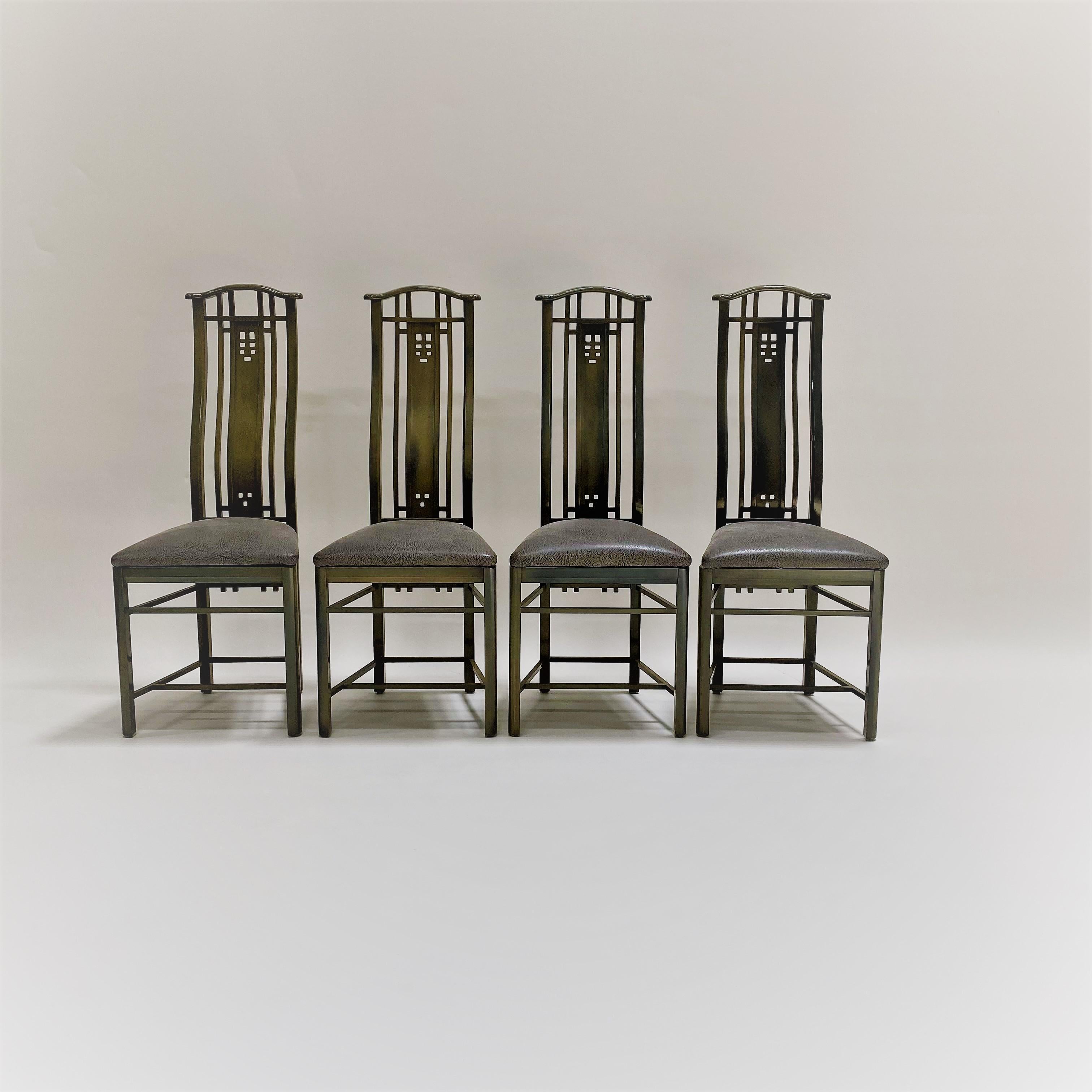 Elegant italian design dining room chairs designed by Umberto Asnago for Giorgetti. 

The set consists 4 high back solid wooden dining chairs with the original upholstery. Two tone high gloss lacquer in very good condition.

Elegant design with