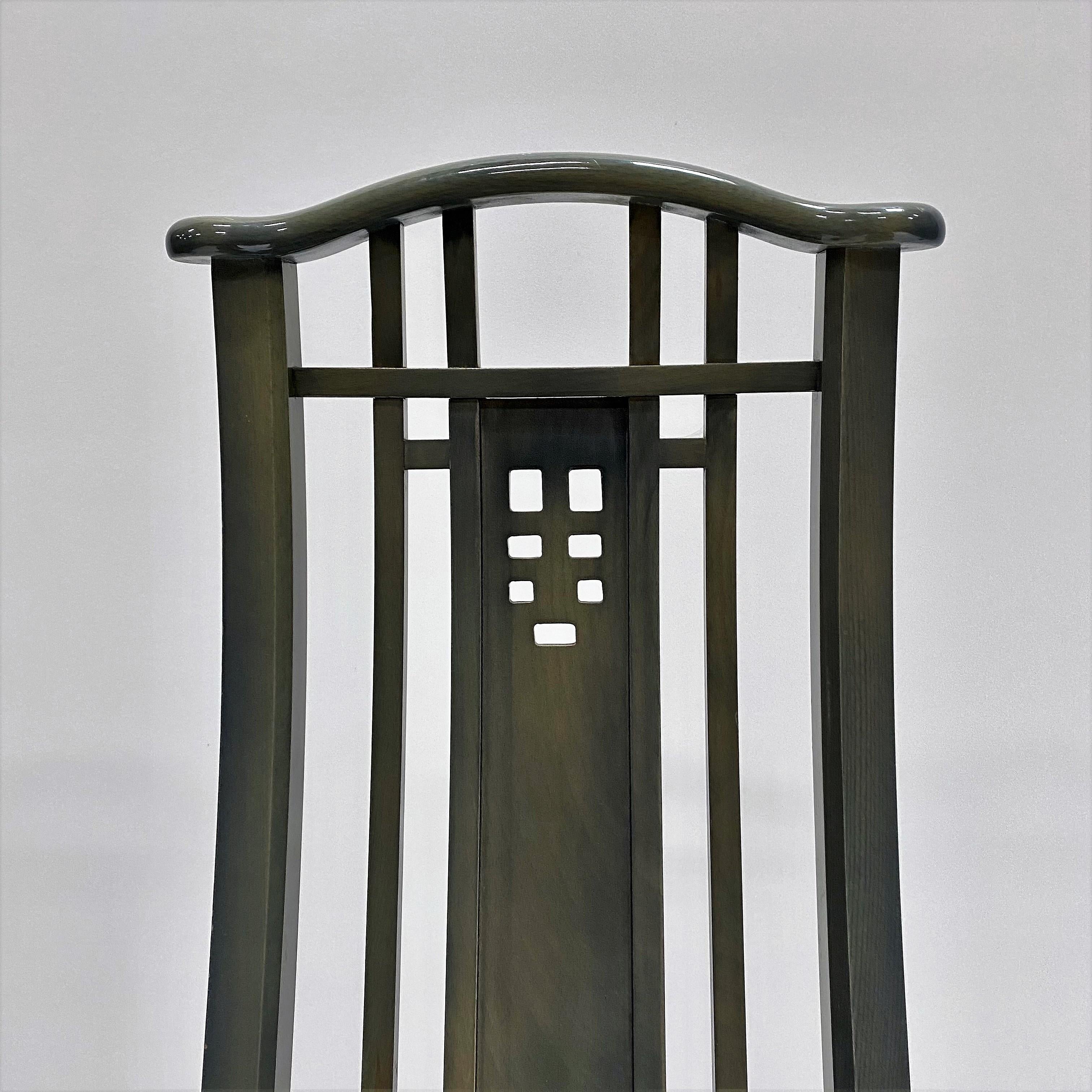 Fin du 20e siècle Ensemble de 4 chaises de salle à manger à haut dossier laqué d'Umberto Asnago pour GIORGETTI, 1980 en vente