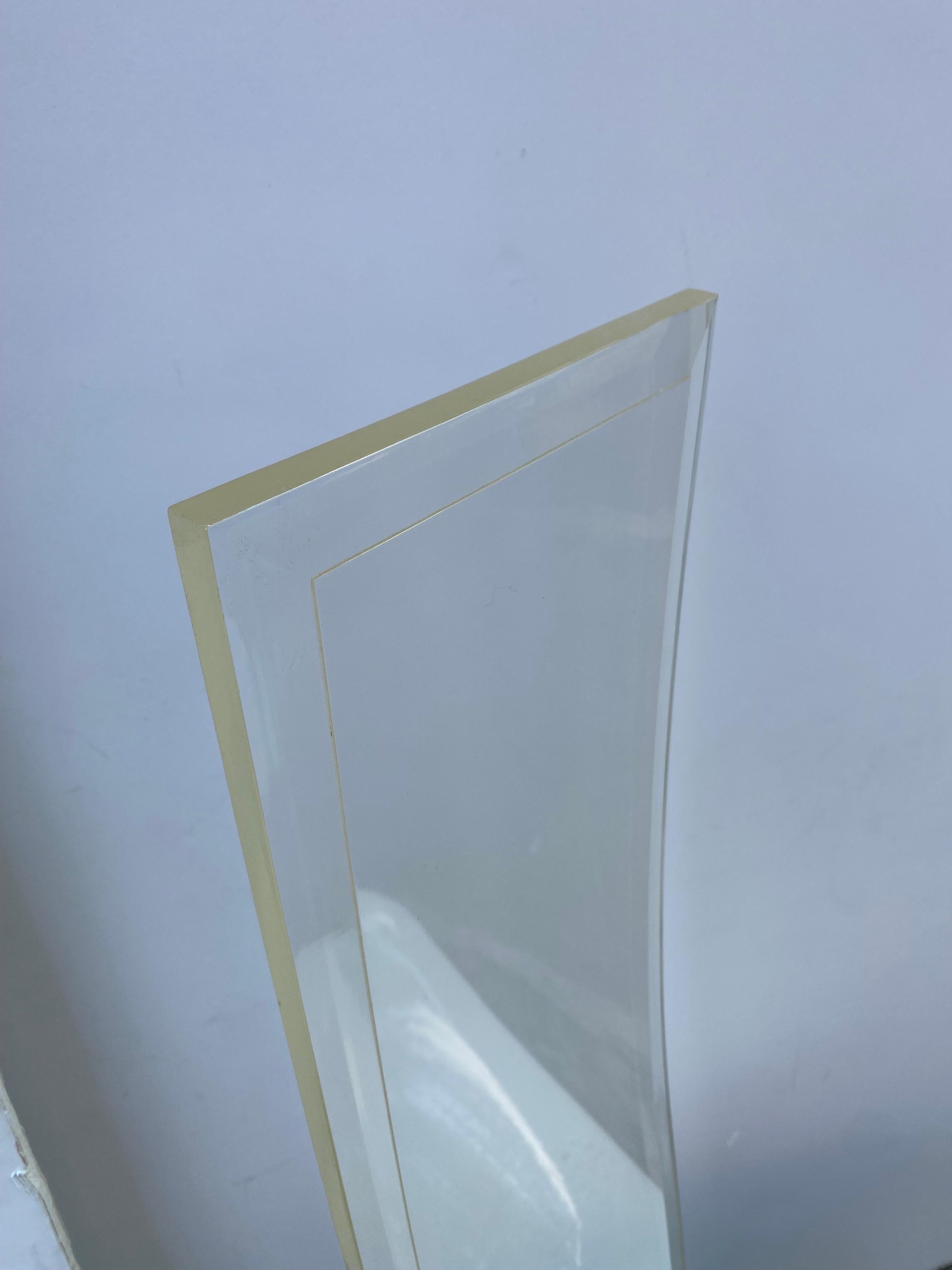 Satz von 4 Lucite-Stühlen mit hoher Rückenlehne von Hill Manufacturing Company im Angebot 4