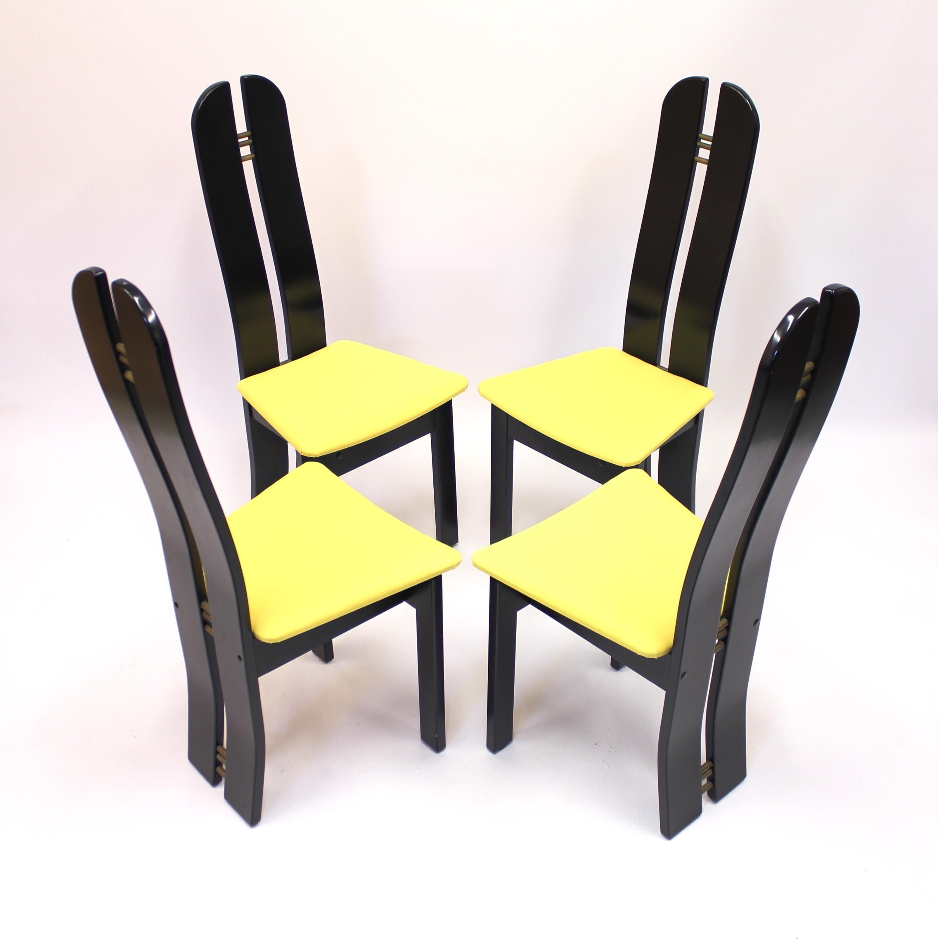 Danish Set of 4 High Back Postmodern Chairs Form Mørkøv Møbelindustri Aps, 1980s For Sale