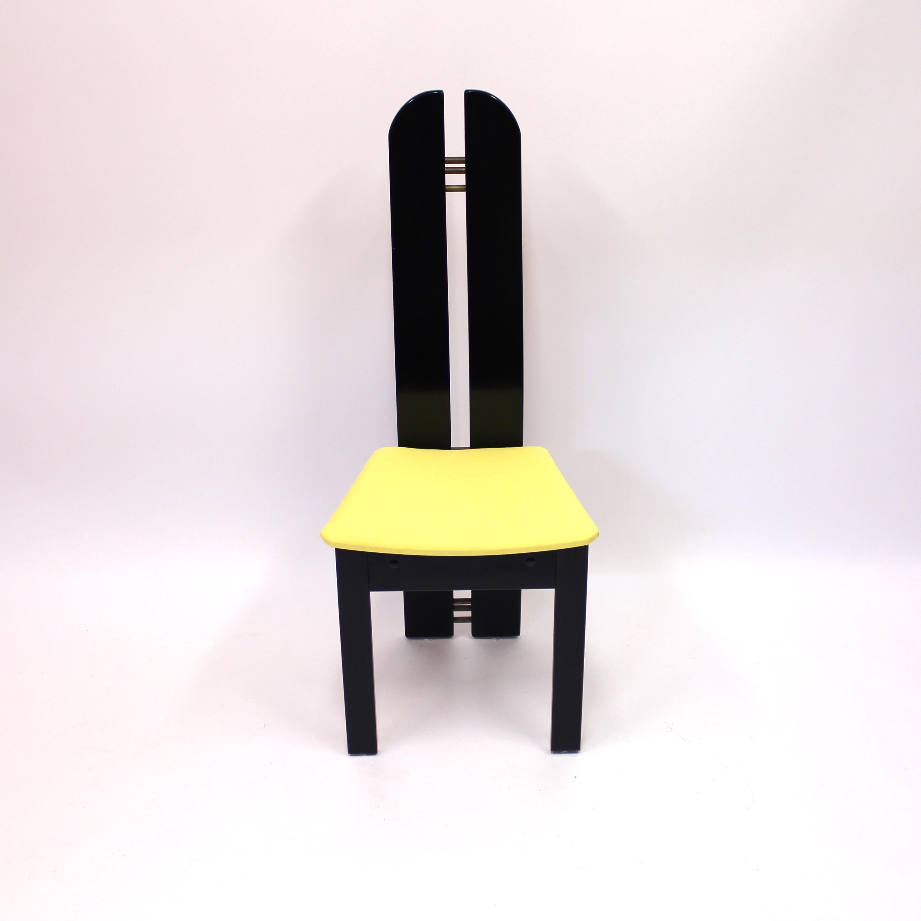 Fabric Set of 4 High Back Postmodern Chairs Form Mørkøv Møbelindustri Aps, 1980s For Sale