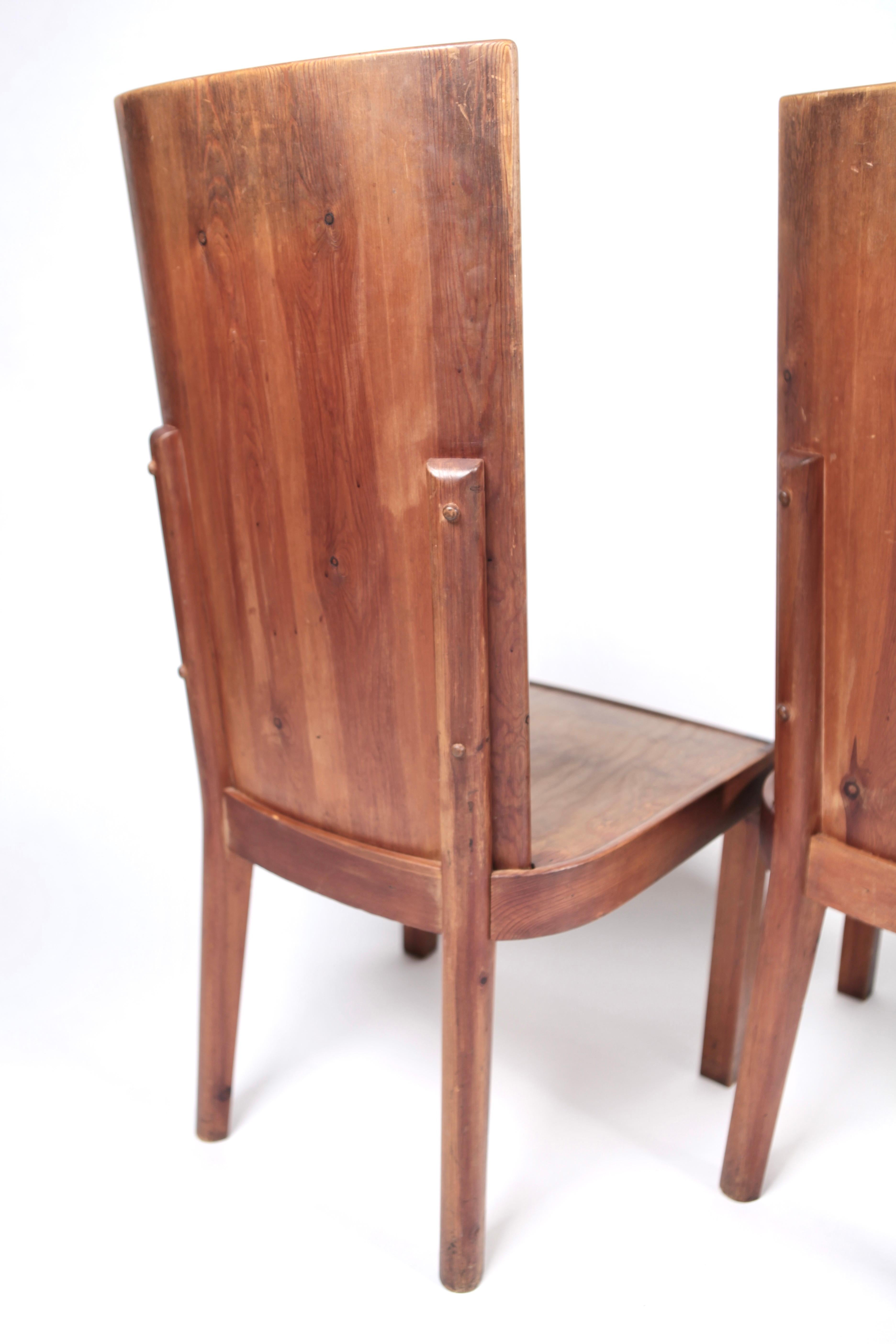 Set of 4 High Back Stained Pine Chairs, Attributed to Axel Einar Hjorth, Sweden  For Sale 4