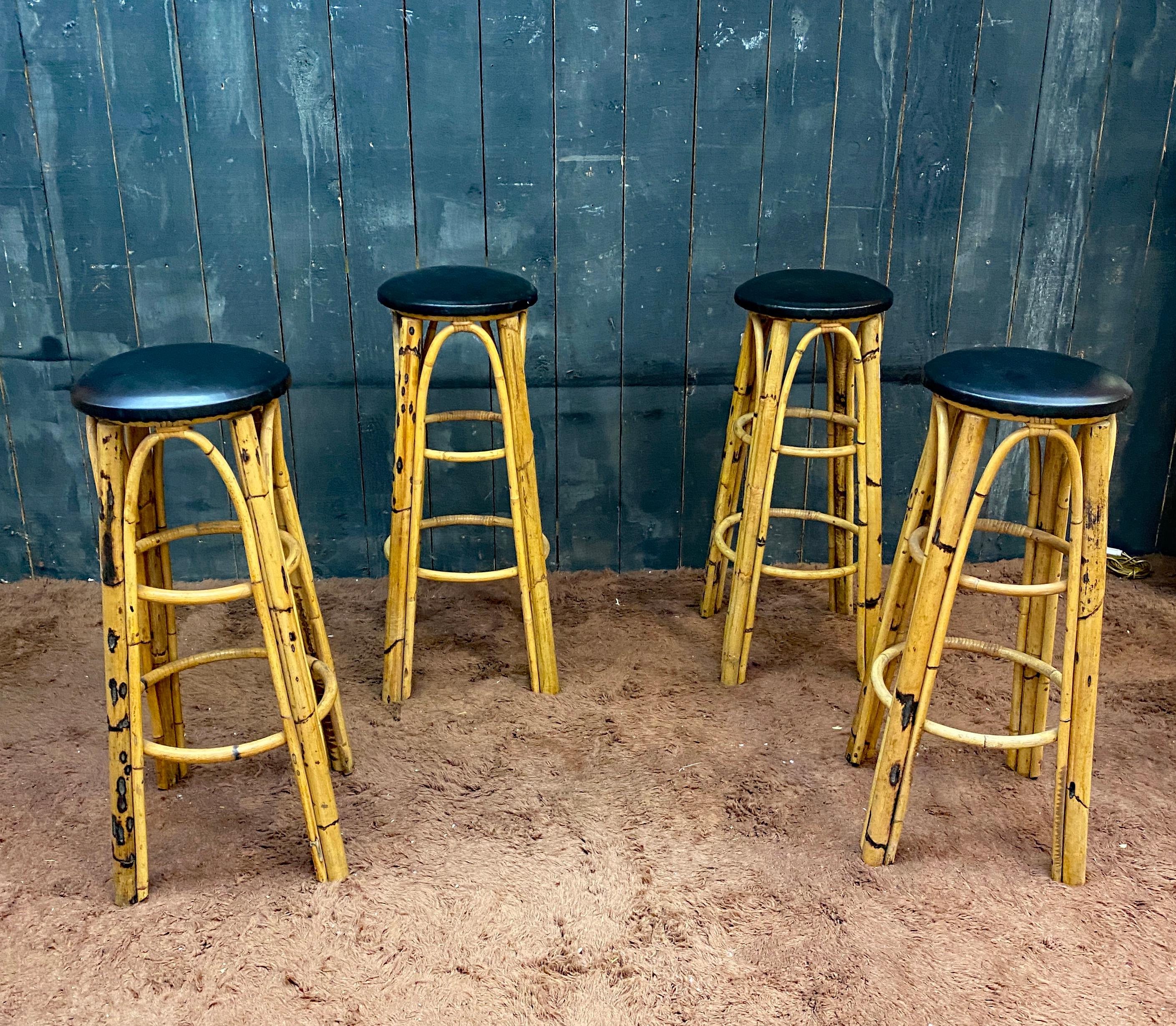 Mid-Century Modern Set of 4 high bamboo stools circa 1960/1970 For Sale