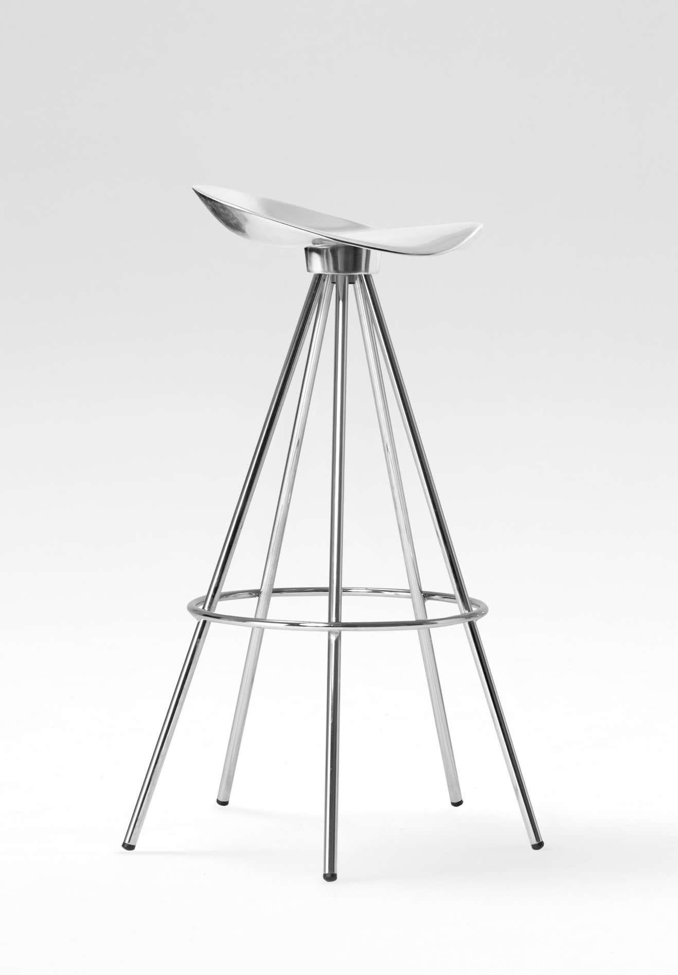 Set of 4 high jamaica bar stool aluminium seat and chromed steel by Pepe Cortés.

Materials: 
Aluminium

Dimensions: 
D 51 cm x W 48 cm x H 81 cm (SH 77 cm)

The Jamaica Stool is already a classic in Spanish design and is one of the best