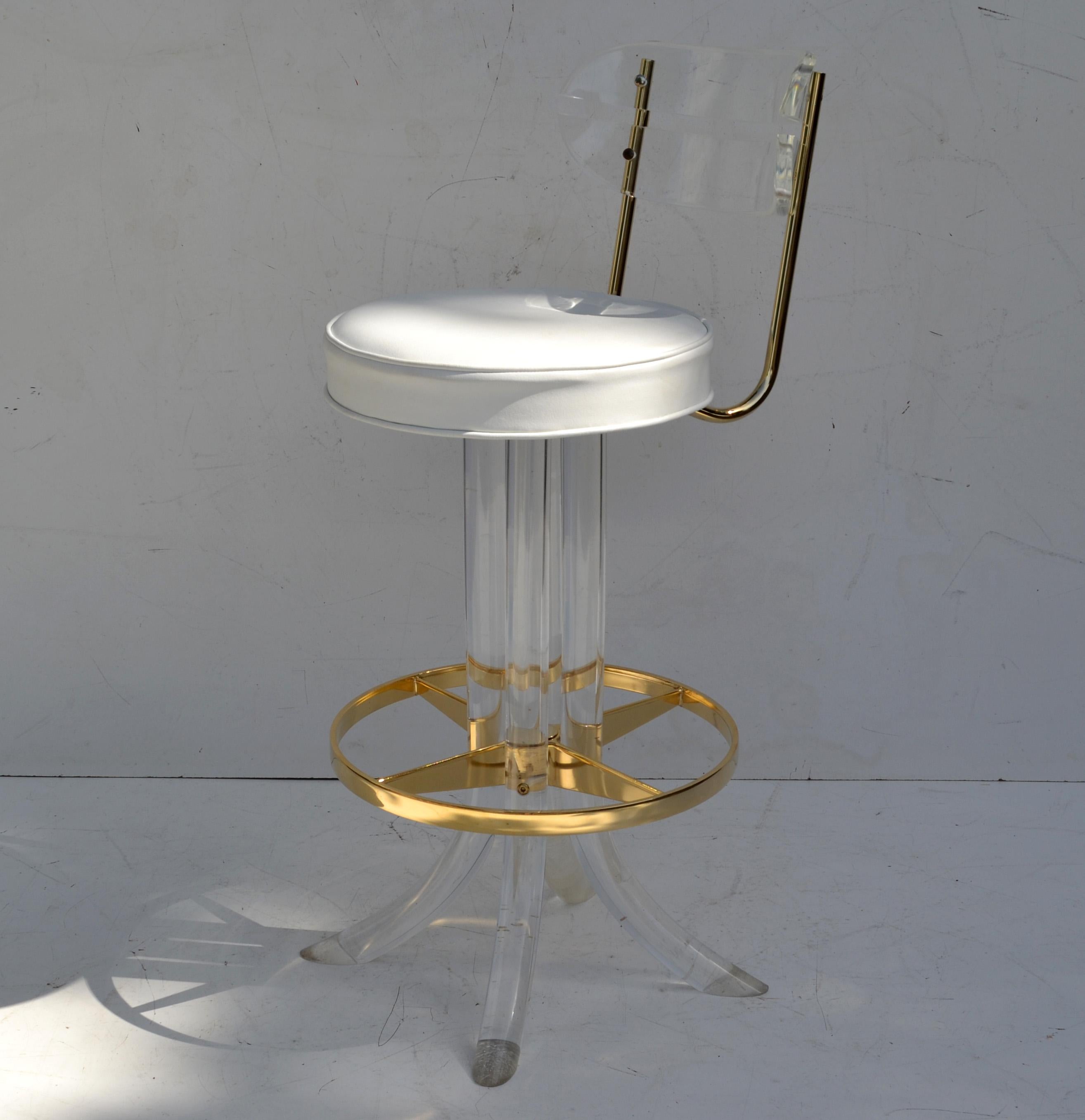 Set of 4 Hill Manufacturers Lucite & Gold Plated Swivel Bar Stools Mid-Century In Good Condition In Miami, FL