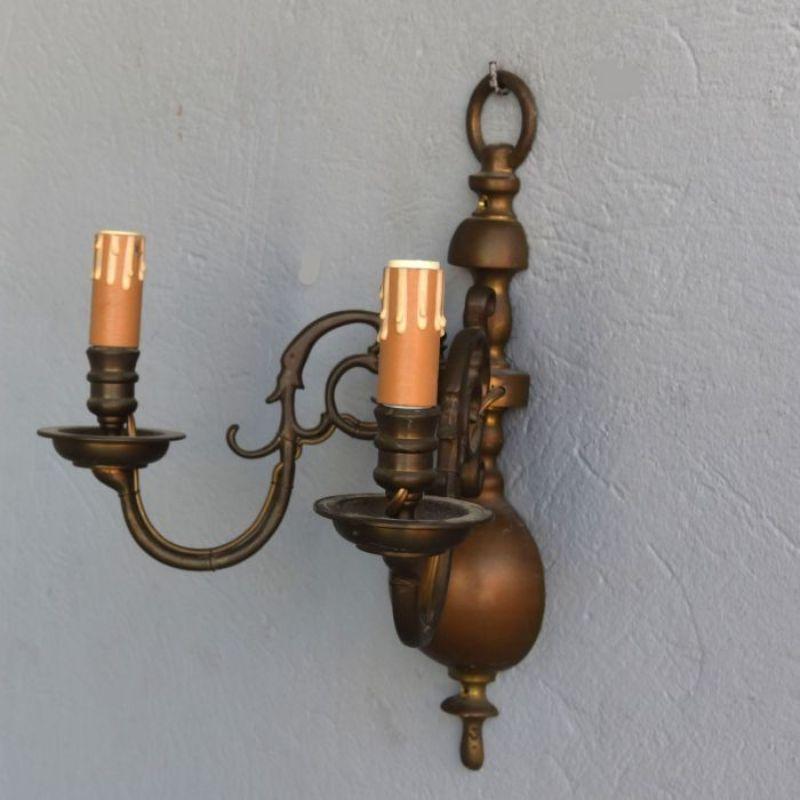 Set de 4 Apliques Hollandaise en Bronce con 2 Luces siglo XX en venta