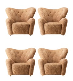 Juego de 4 tumbonas de piel de oveja miel The Tired Man Lounge Chair by Lassen