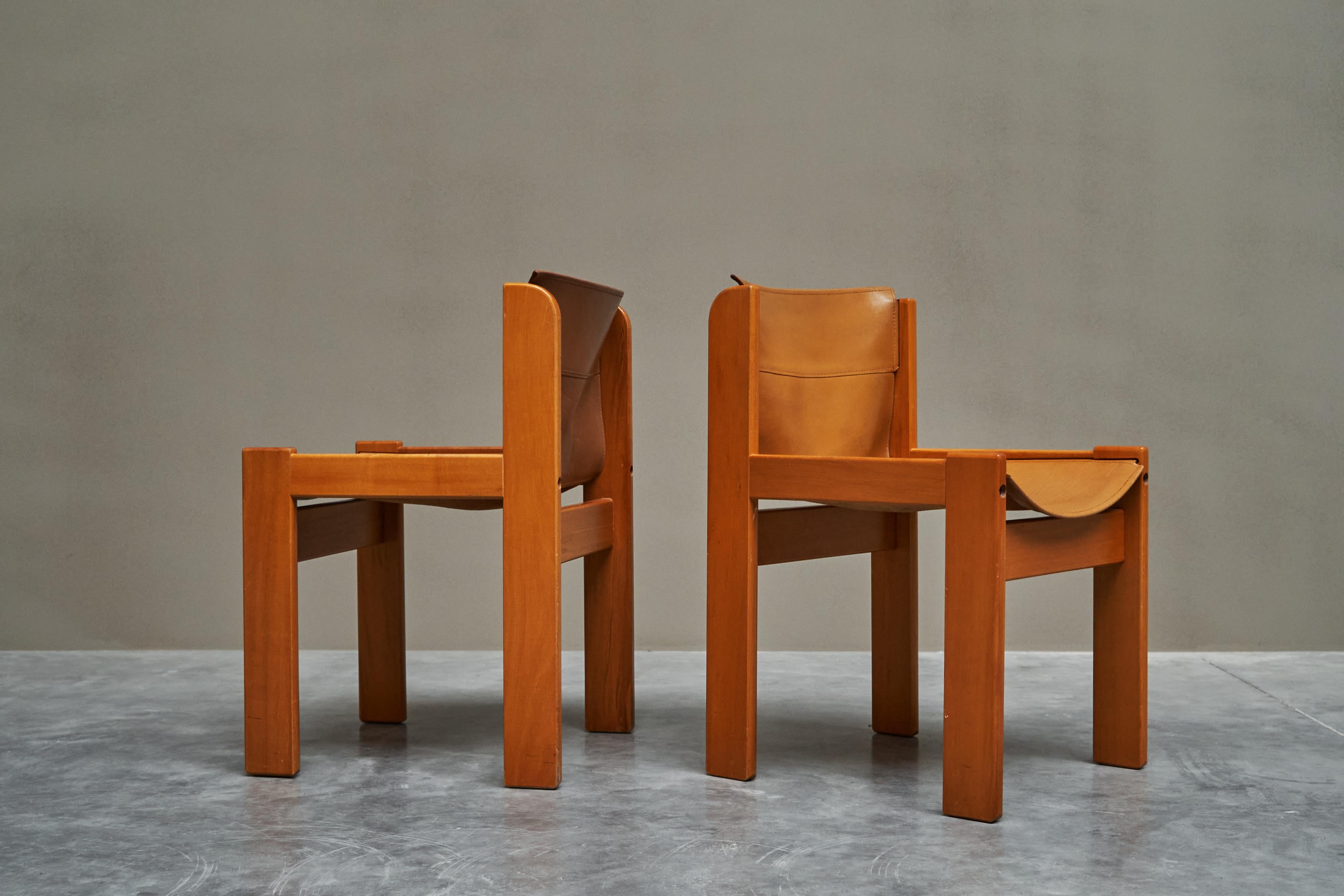Italian Set of 4 Ibisco Chairs in Two Tone Leather and Beech Italy 1970s