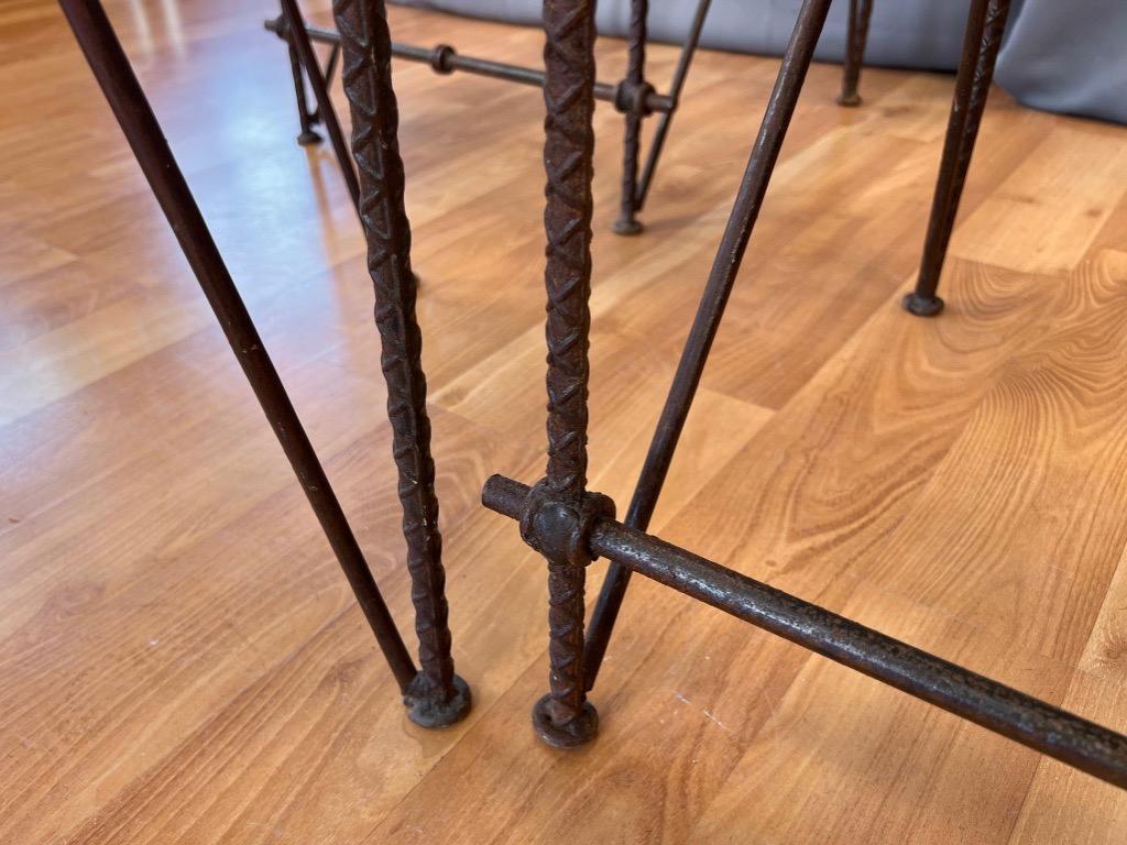 Ensemble de 4 chaises de salle à manger brutalistes en métal et cuir attribuées à Ilana Goor, 1980 en vente 11