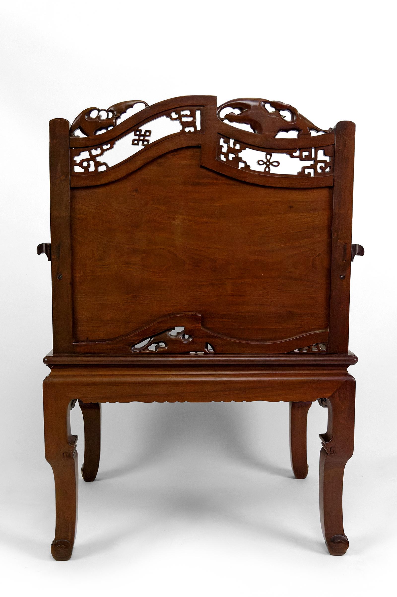 Ensemble de 4 importants fauteuils asiatiques avec chauves-souris et grues, Indochine, Circa 1880 Bon état - En vente à VÉZELAY, FR