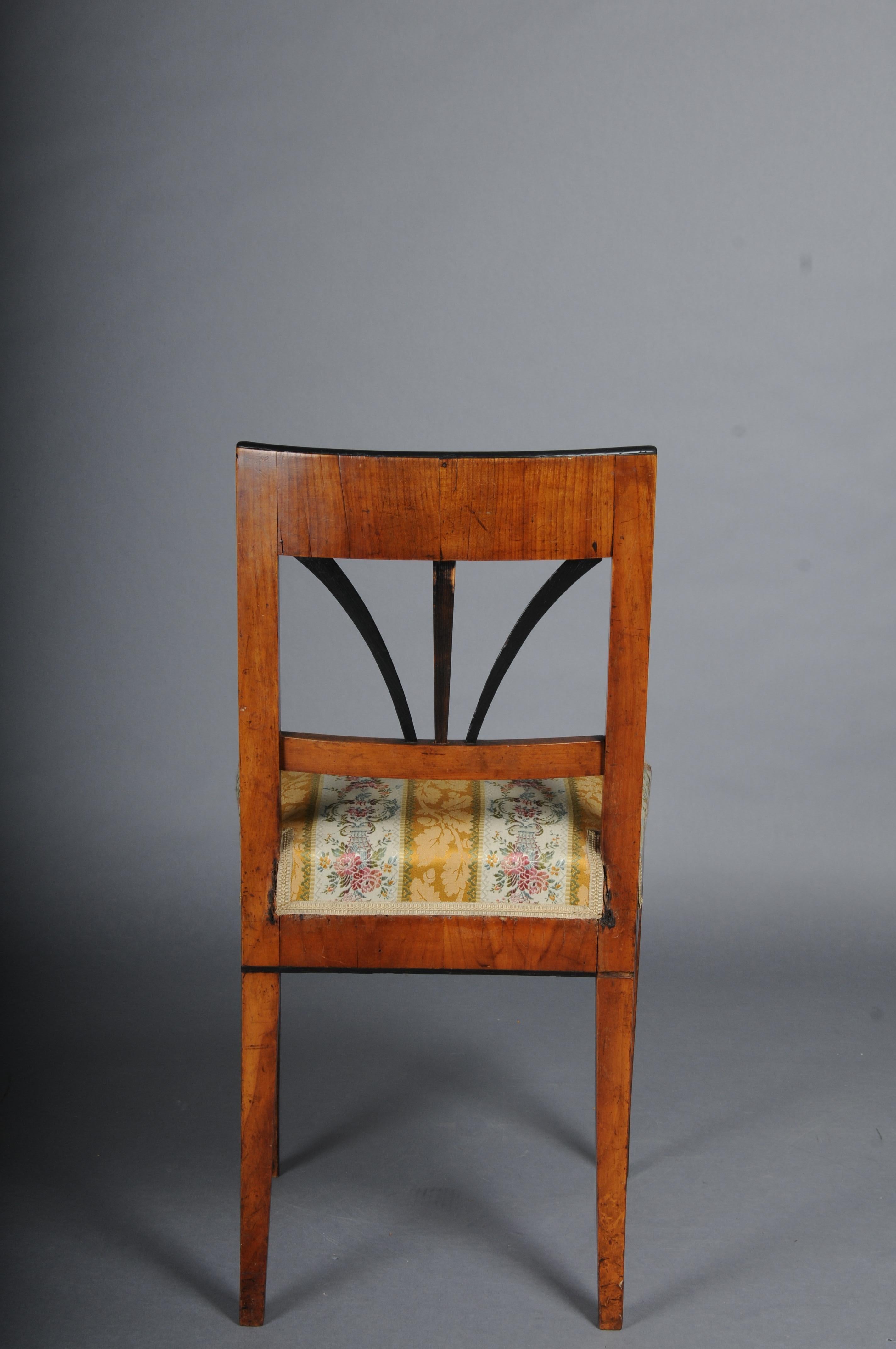 Satz von 4 beeindruckenden Biedermeier-Stühlen aus Kirschbaumholz und ebonisiert um 1 im Angebot 5