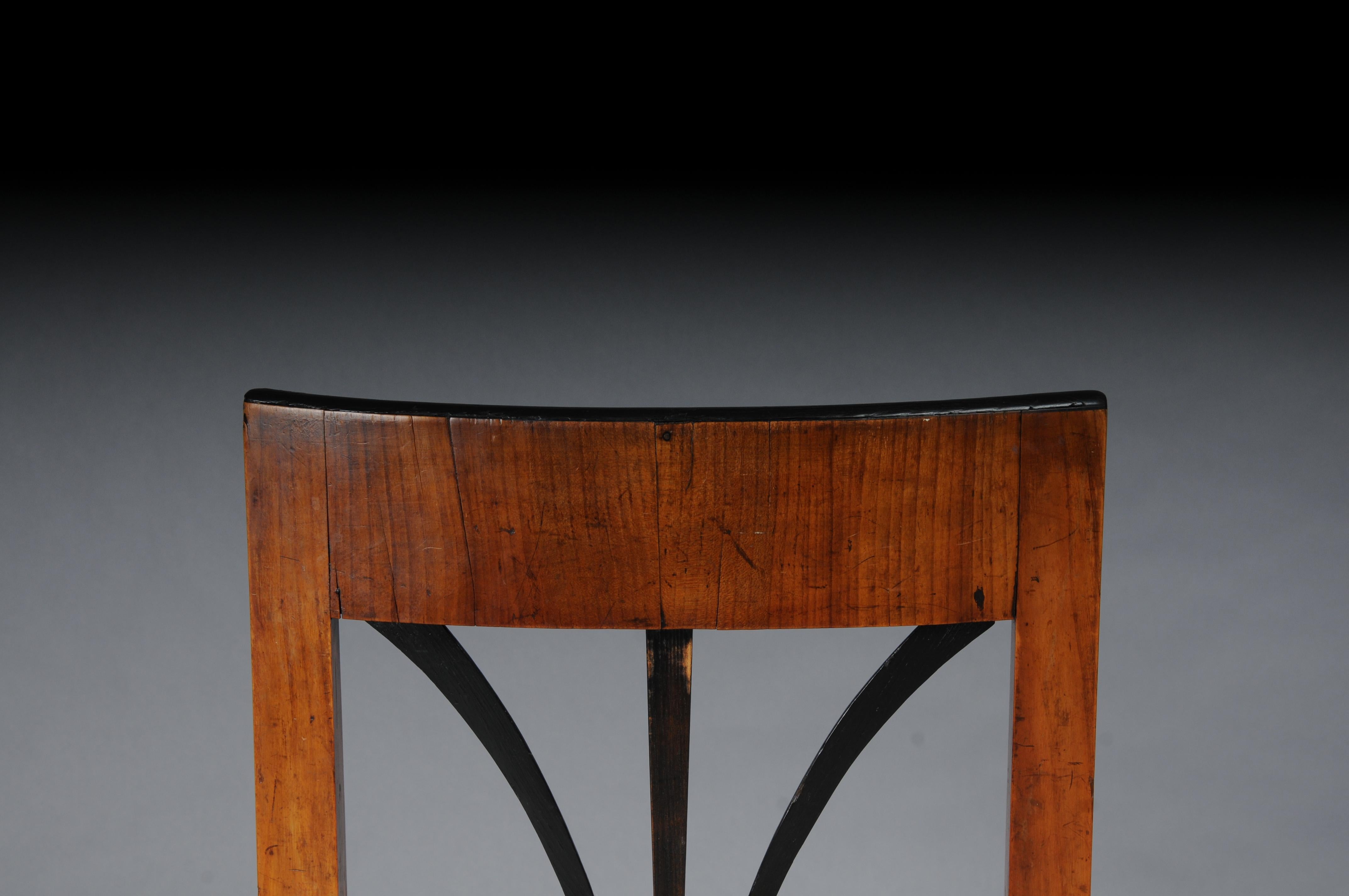 Satz von 4 beeindruckenden Biedermeier-Stühlen aus Kirschbaumholz und ebonisiert um 1 im Angebot 6