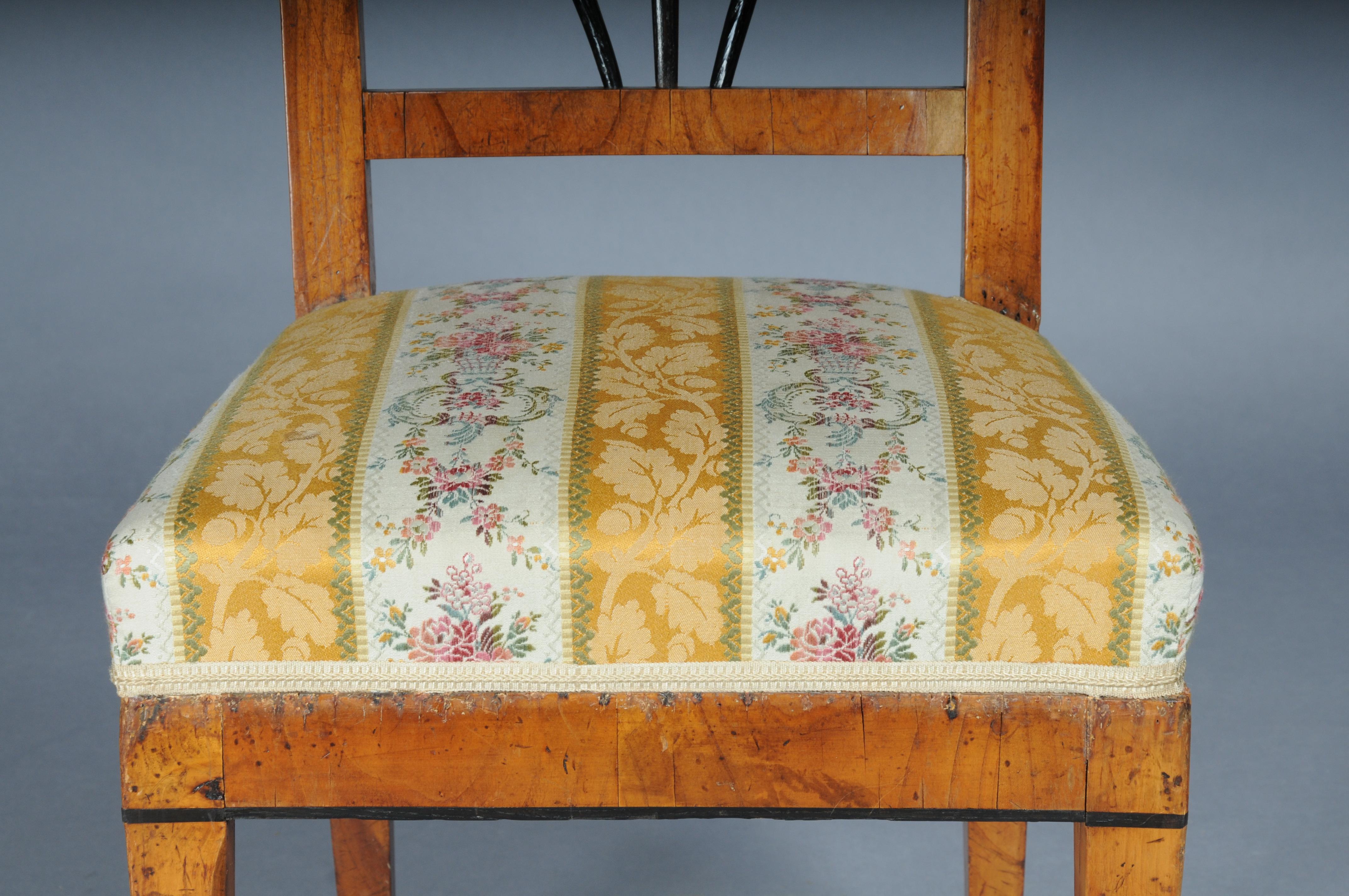 Satz von 4 beeindruckenden Biedermeier-Stühlen aus Kirschbaumholz und ebonisiert um 1 im Angebot 1