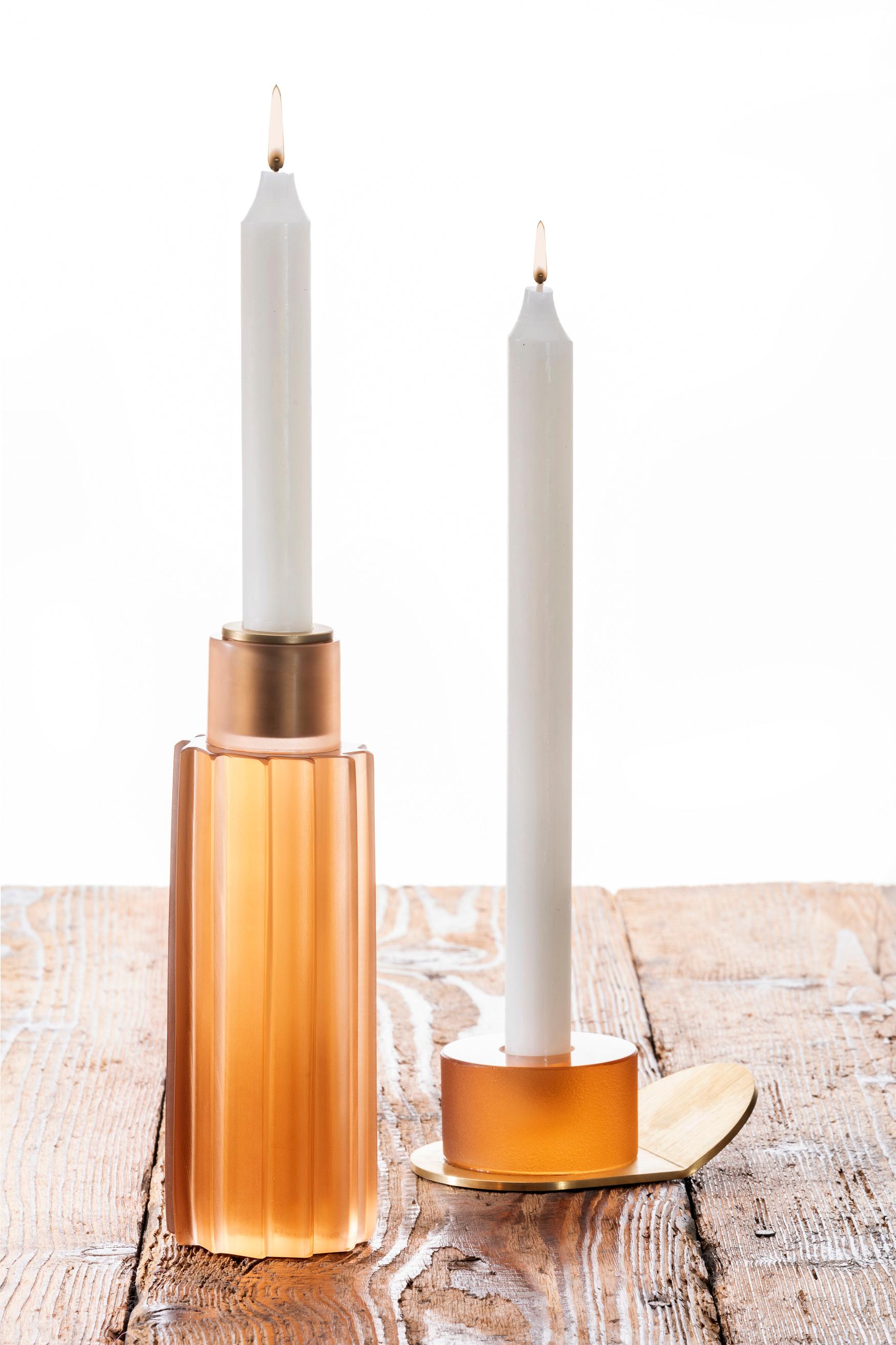Set von 4 Incisioni-Kerzenständern aus Limonenholz von Purho (21. Jahrhundert und zeitgenössisch) im Angebot