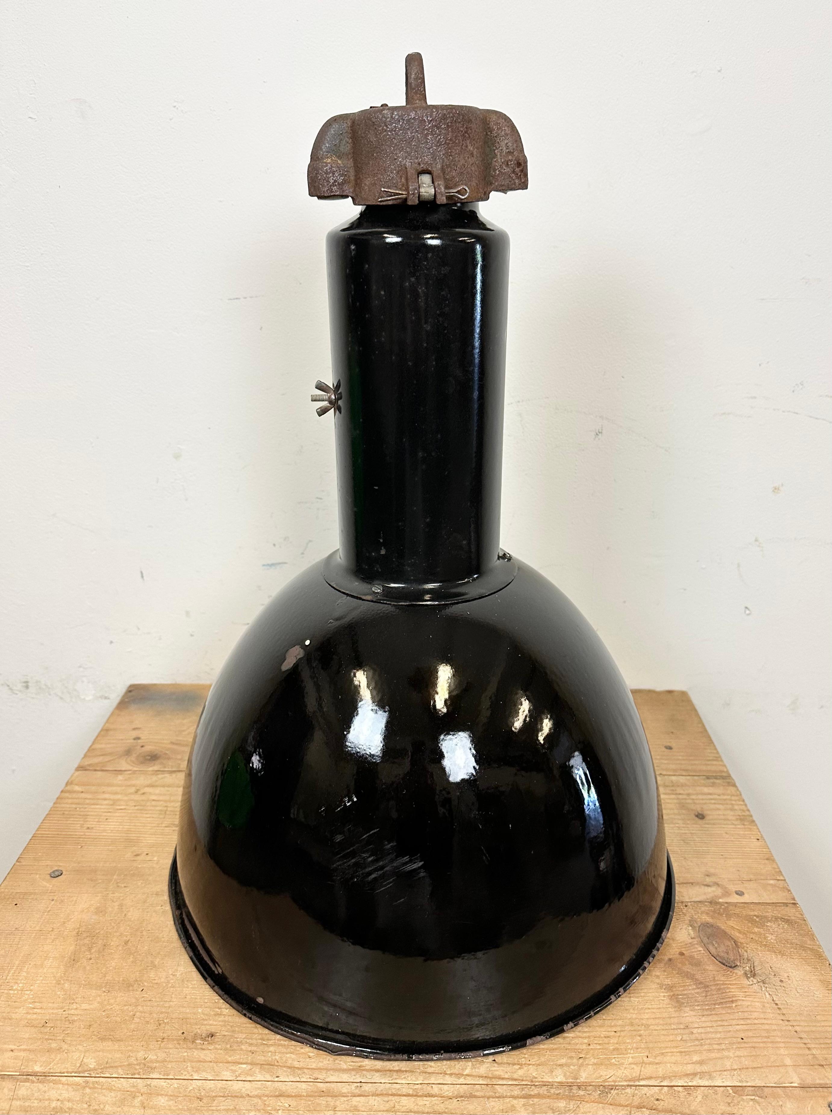 Set of 4 Industrial Bauhaus Black Enamel Pendant Lamps, 1950s For Sale 8