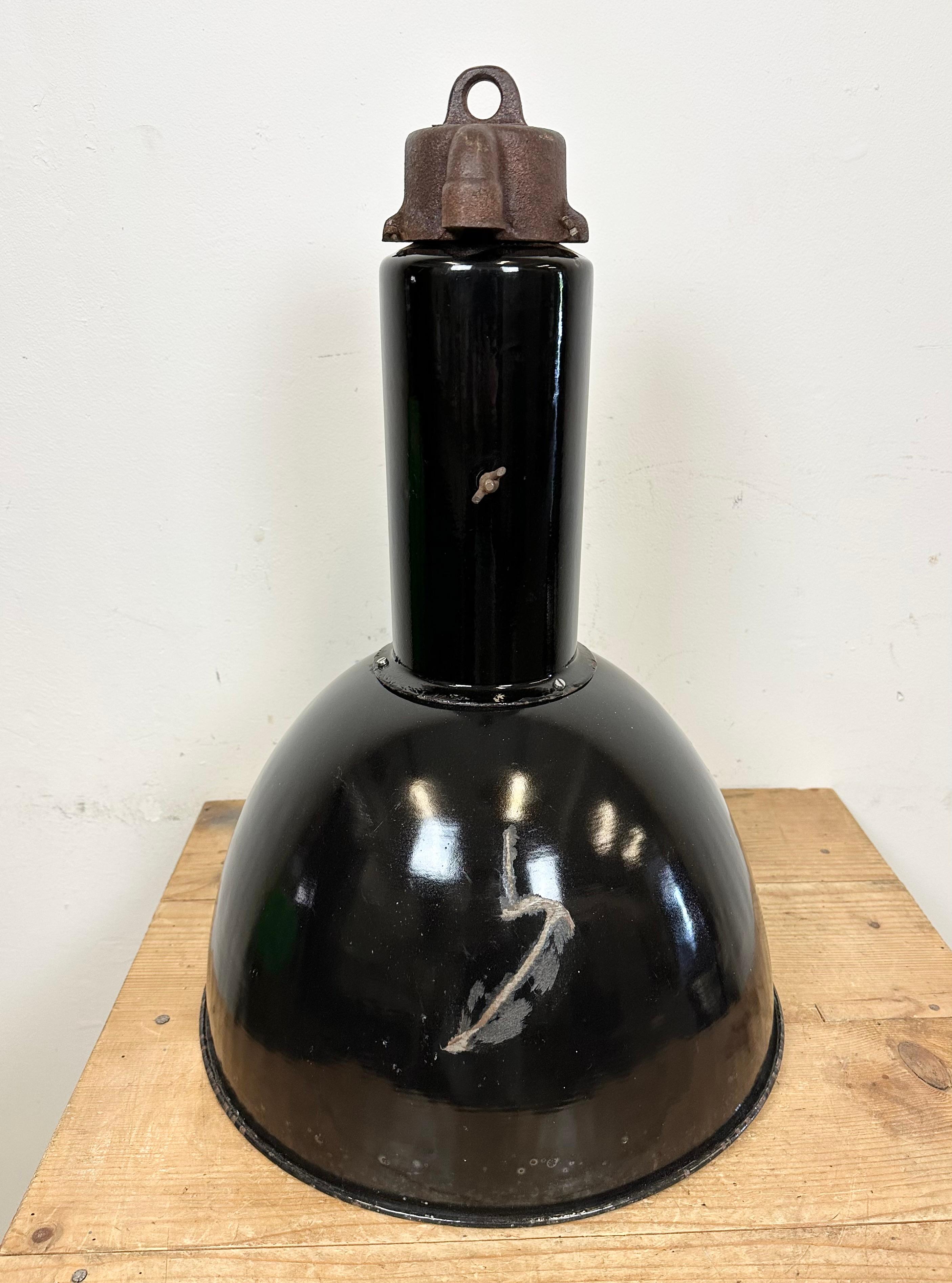 Set of 4 Industrial Bauhaus Black Enamel Pendant Lamps, 1950s For Sale 10