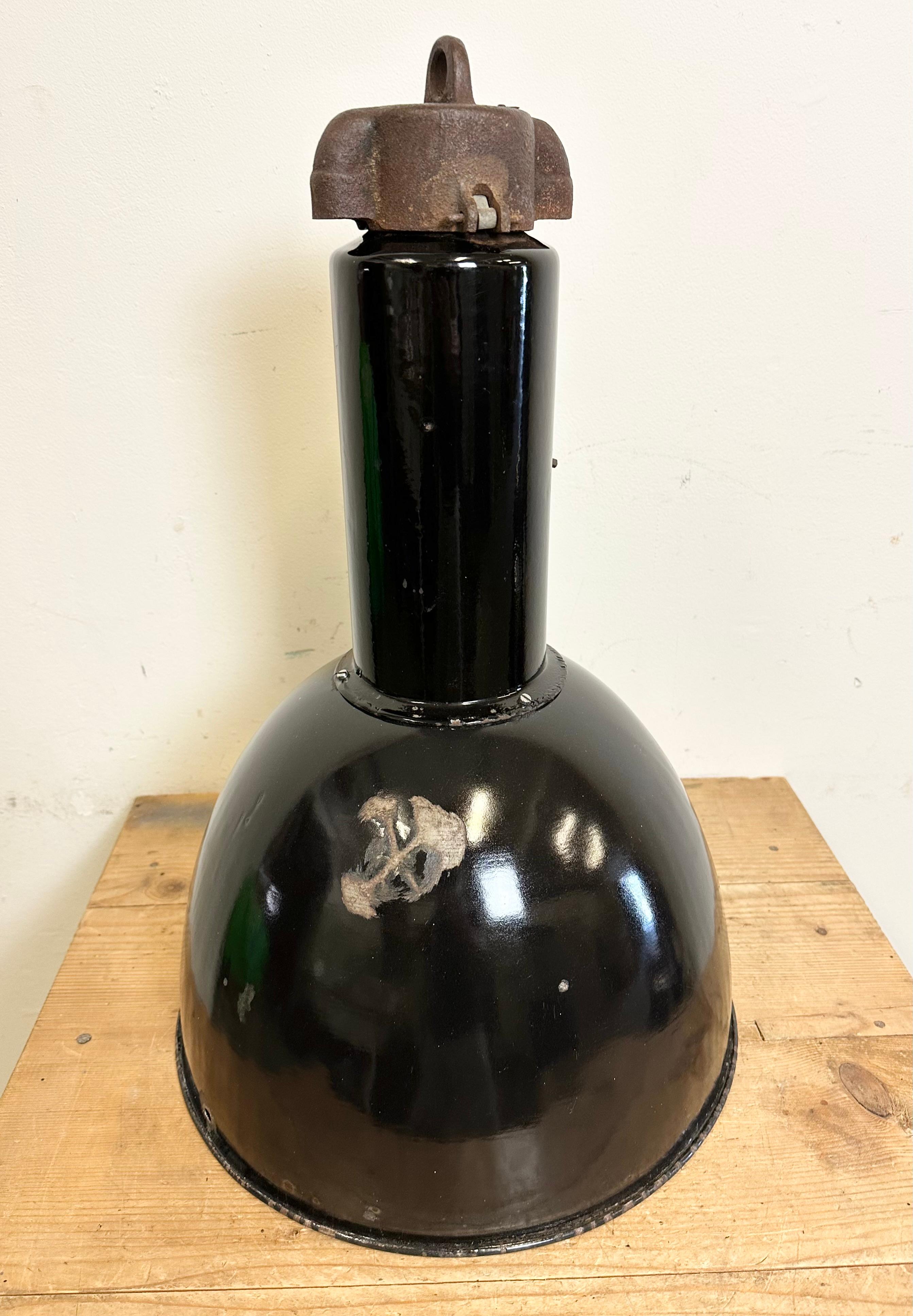 Set of 4 Industrial Bauhaus Black Enamel Pendant Lamps, 1950s For Sale 11