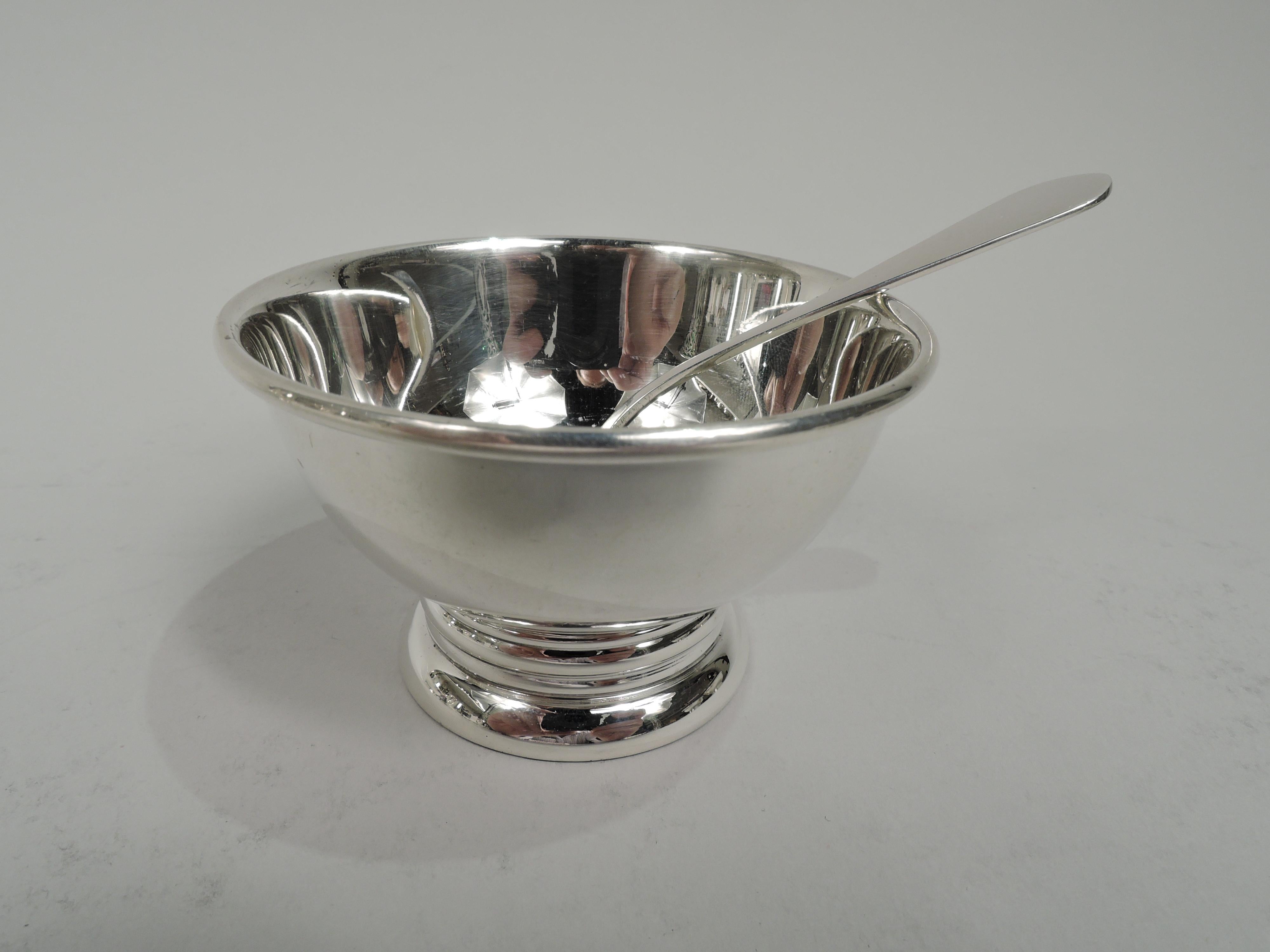 Set of 4 Royal Danish sterling silver open salts. Made by International Silver Co. in Meriden, Conn. Each: Round bowl with molded rim and lobed and raised foot. Fully marked including maker’s stamp, and pattern name and no. S108. Dimensions: H 1 3/4