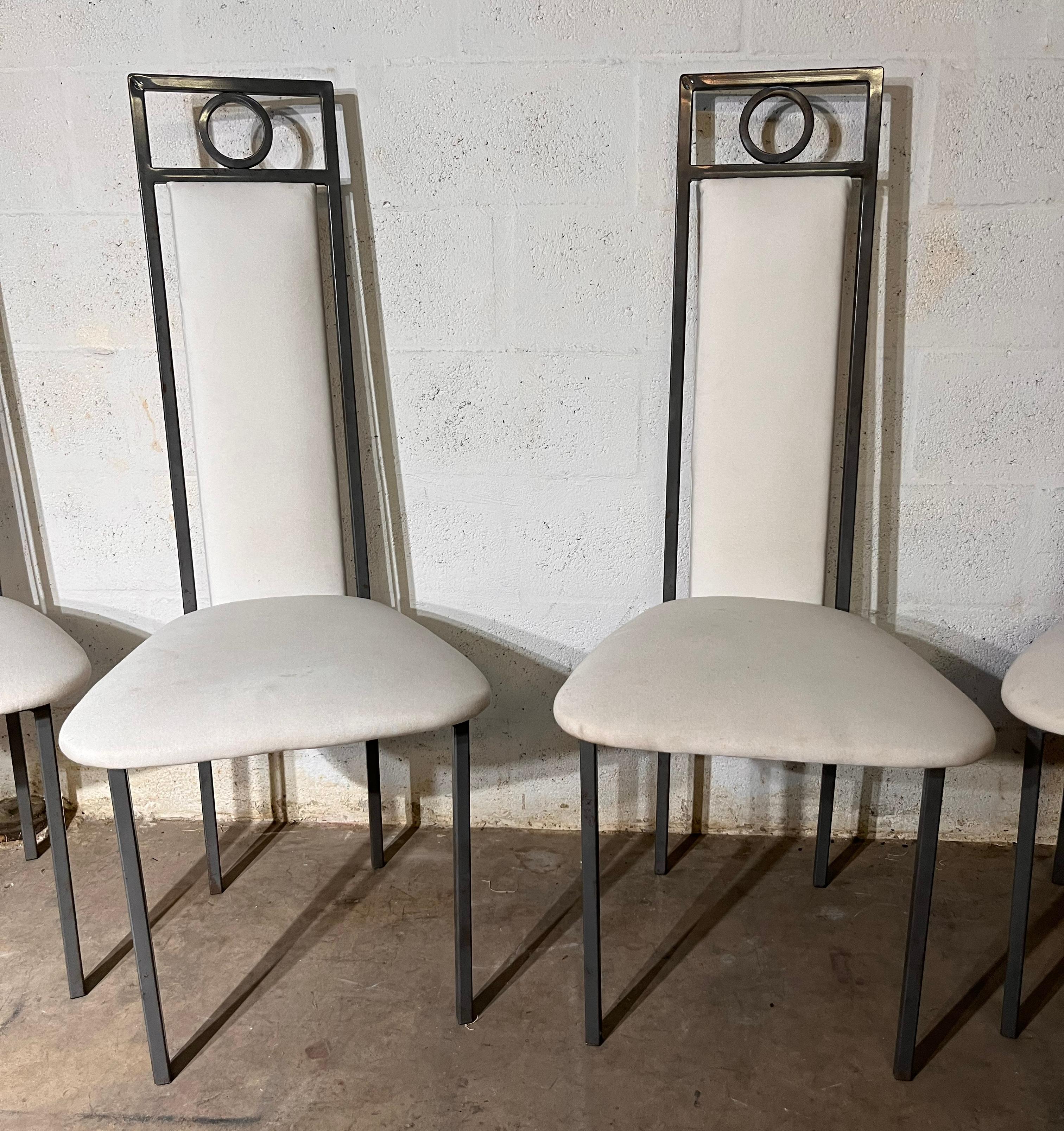 Brutalisme Ensemble de 4 chaises en fer en vente