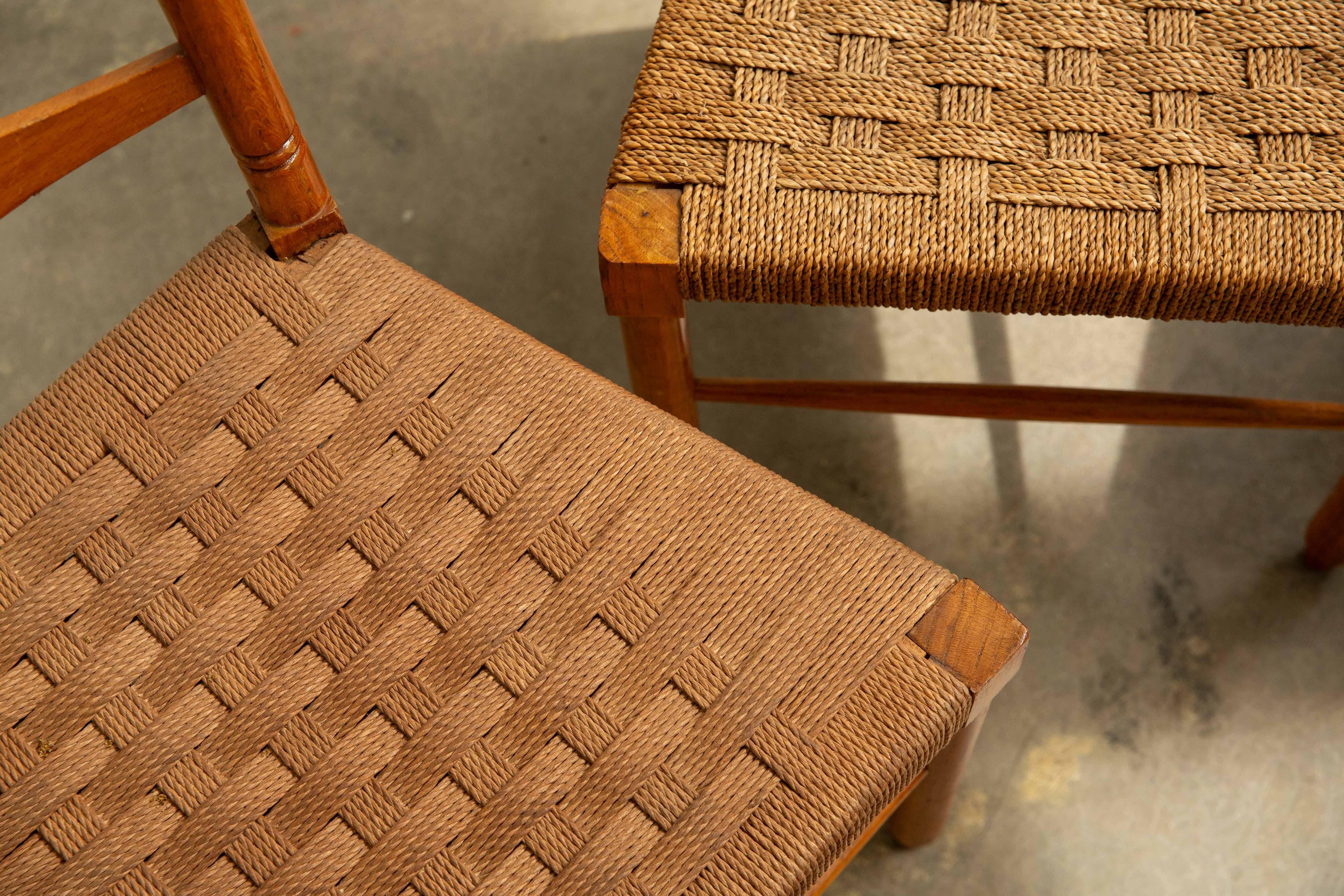 Milieu du XXe siècle Ensemble de 4 chaises de salle à manger italiennes en jute cordé, vers 1950 en vente
