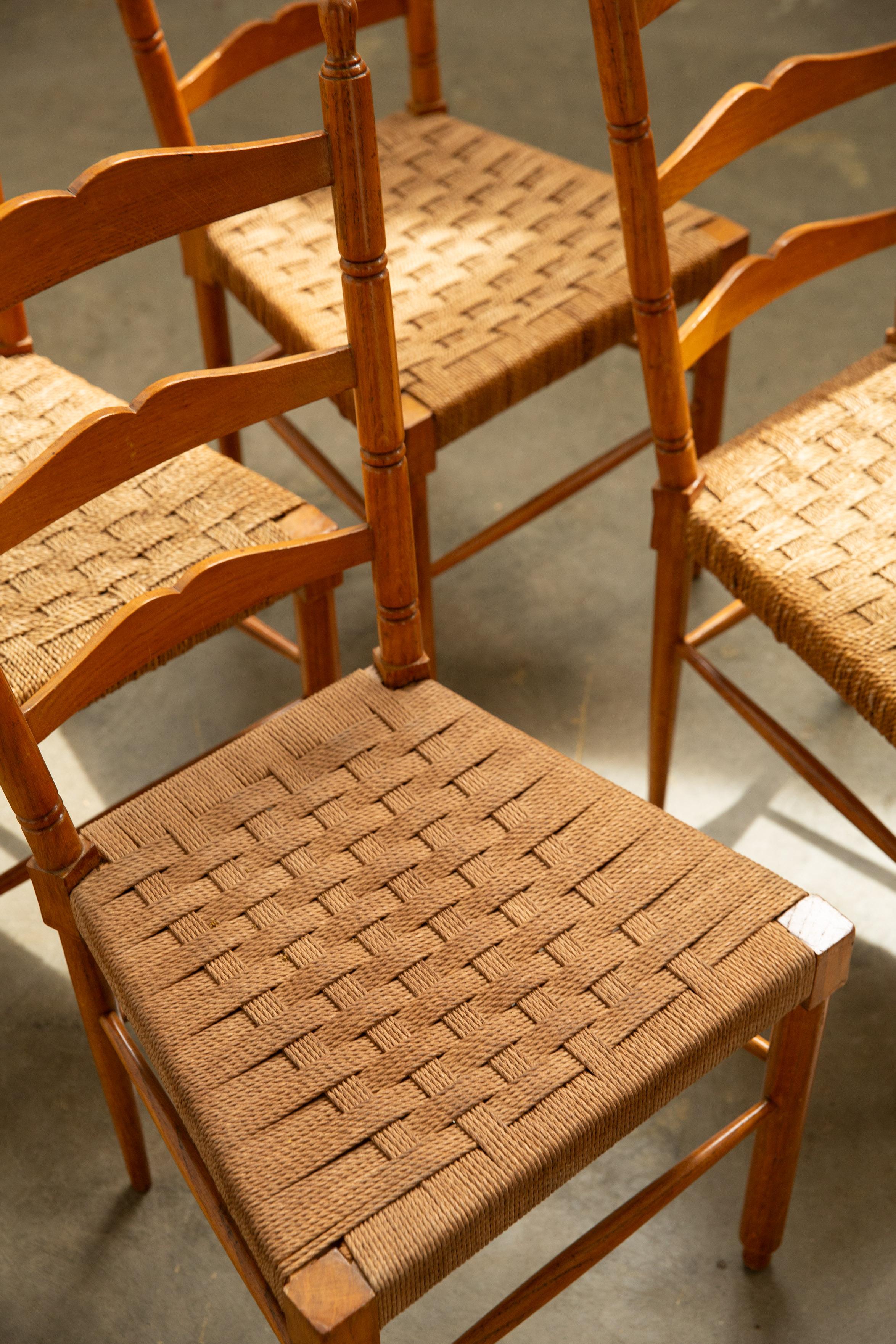 Ensemble de 4 chaises de salle à manger italiennes en jute cordé, vers 1950 en vente 1