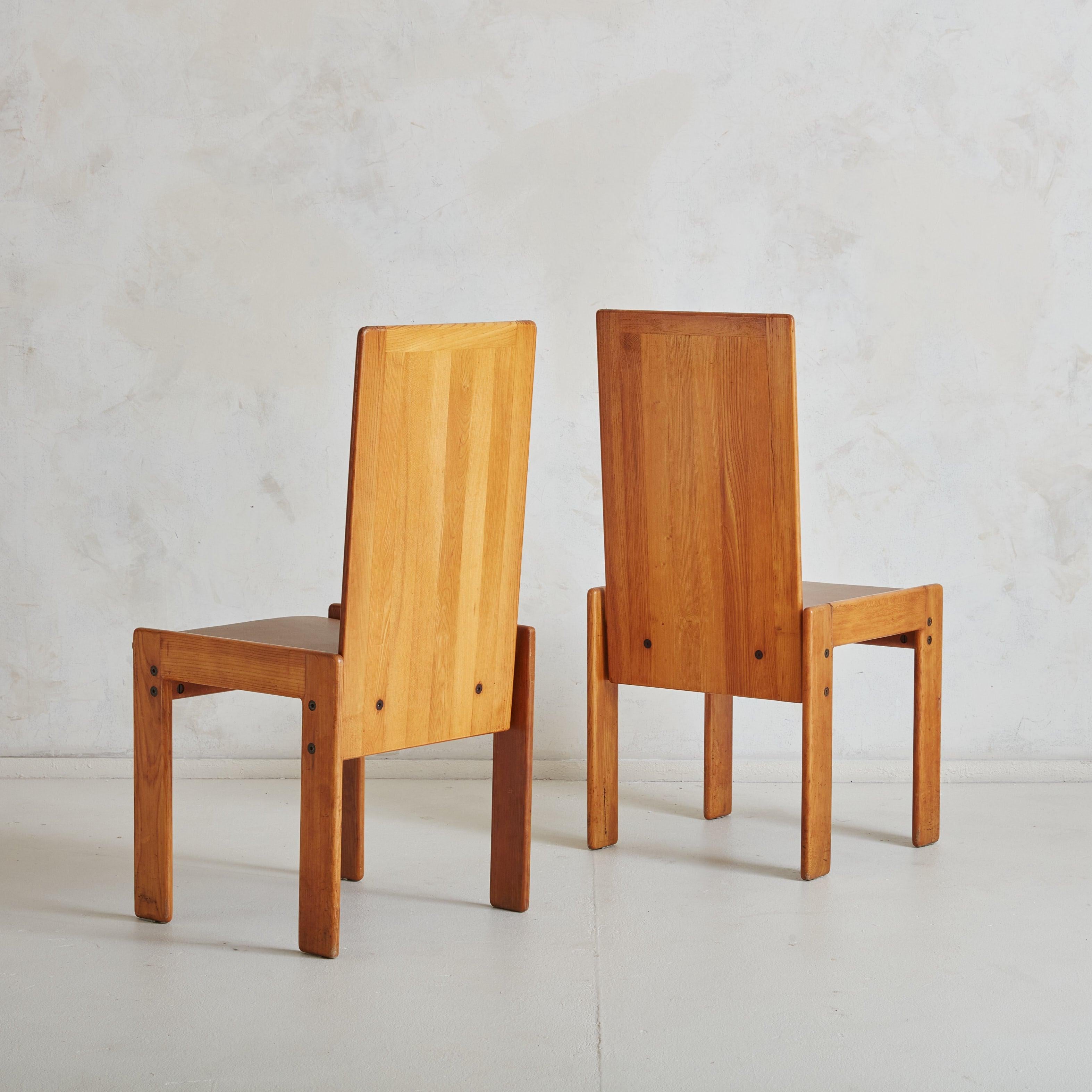 Ensemble de 4 chaises de salle à manger italiennes en orme et cuir par Romanutti, 1970 Excellent état - En vente à Chicago, IL