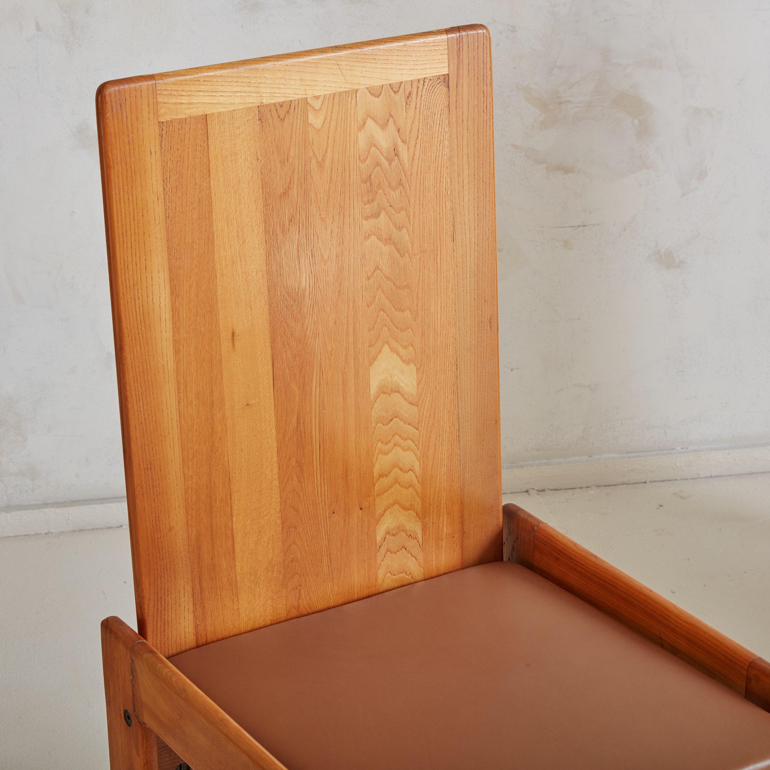 Fin du 20e siècle Ensemble de 4 chaises de salle à manger italiennes en orme et cuir par Romanutti, 1970 en vente