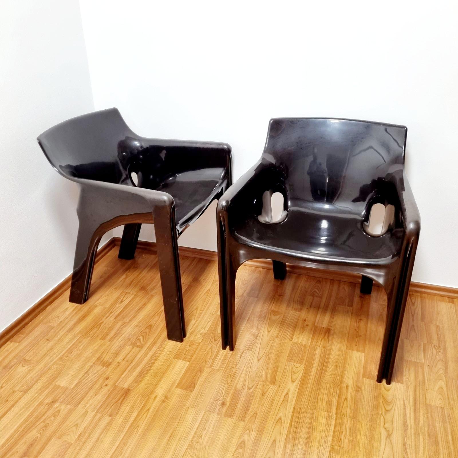 Ensemble de 4 chaises Gaudi italiennes de Vico Magistretti pour Artemide, Italie, années 70 en vente 5