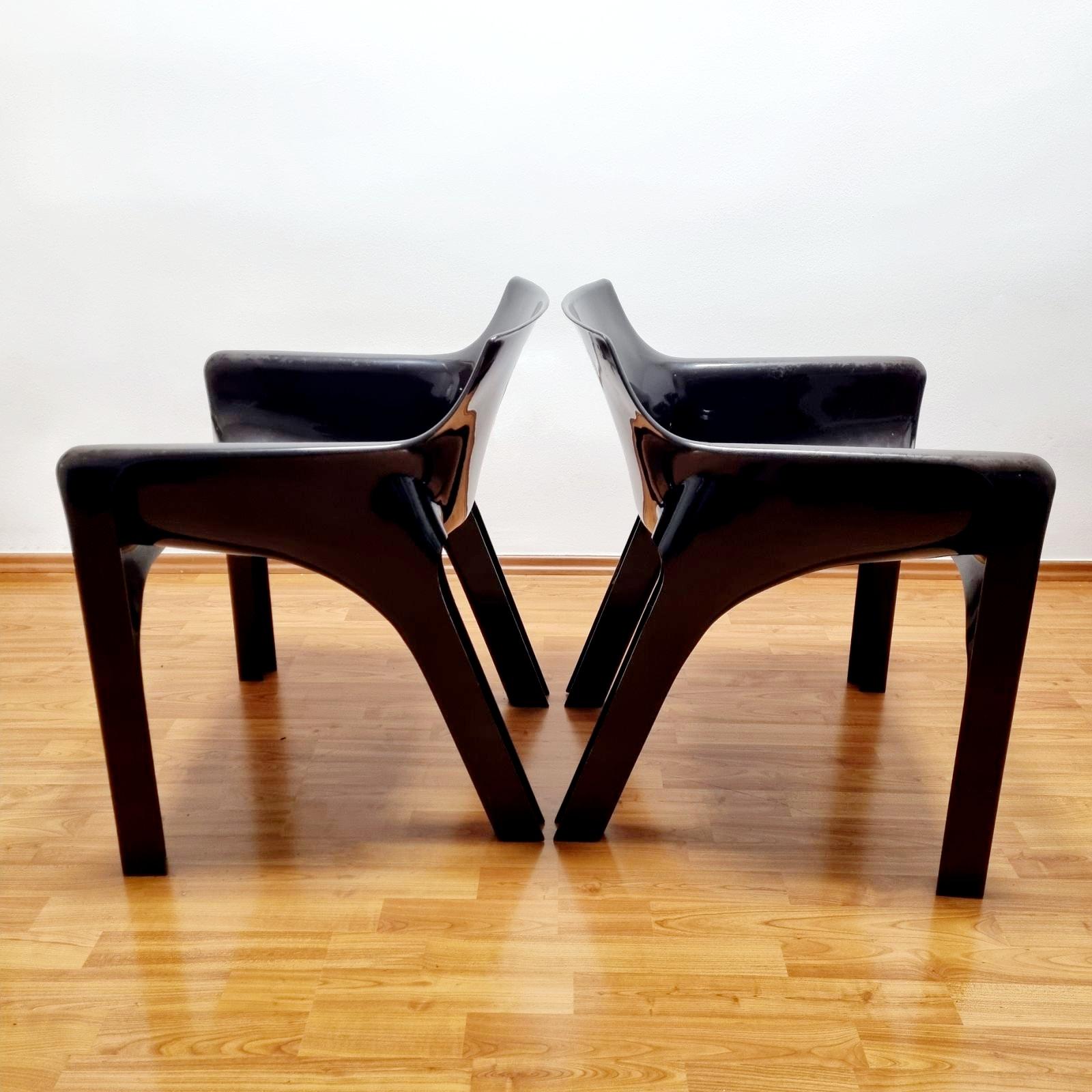 Ensemble de 4 chaises Gaudi italiennes de Vico Magistretti pour Artemide, Italie, années 70 en vente 6