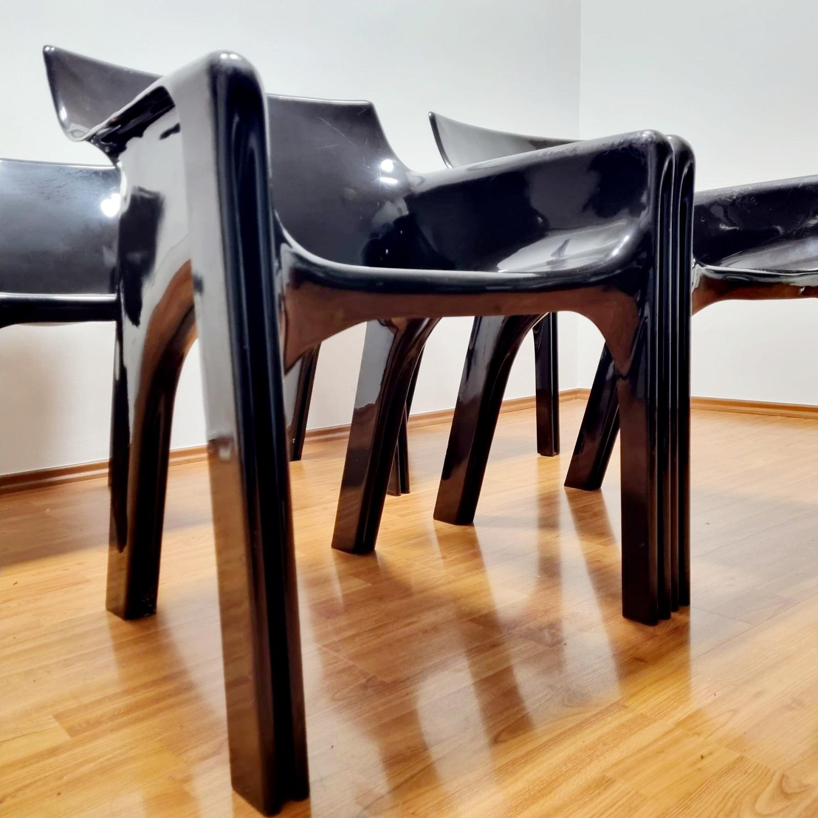 Ensemble de 4 chaises Gaudi italiennes de Vico Magistretti pour Artemide, Italie, années 70 en vente 1