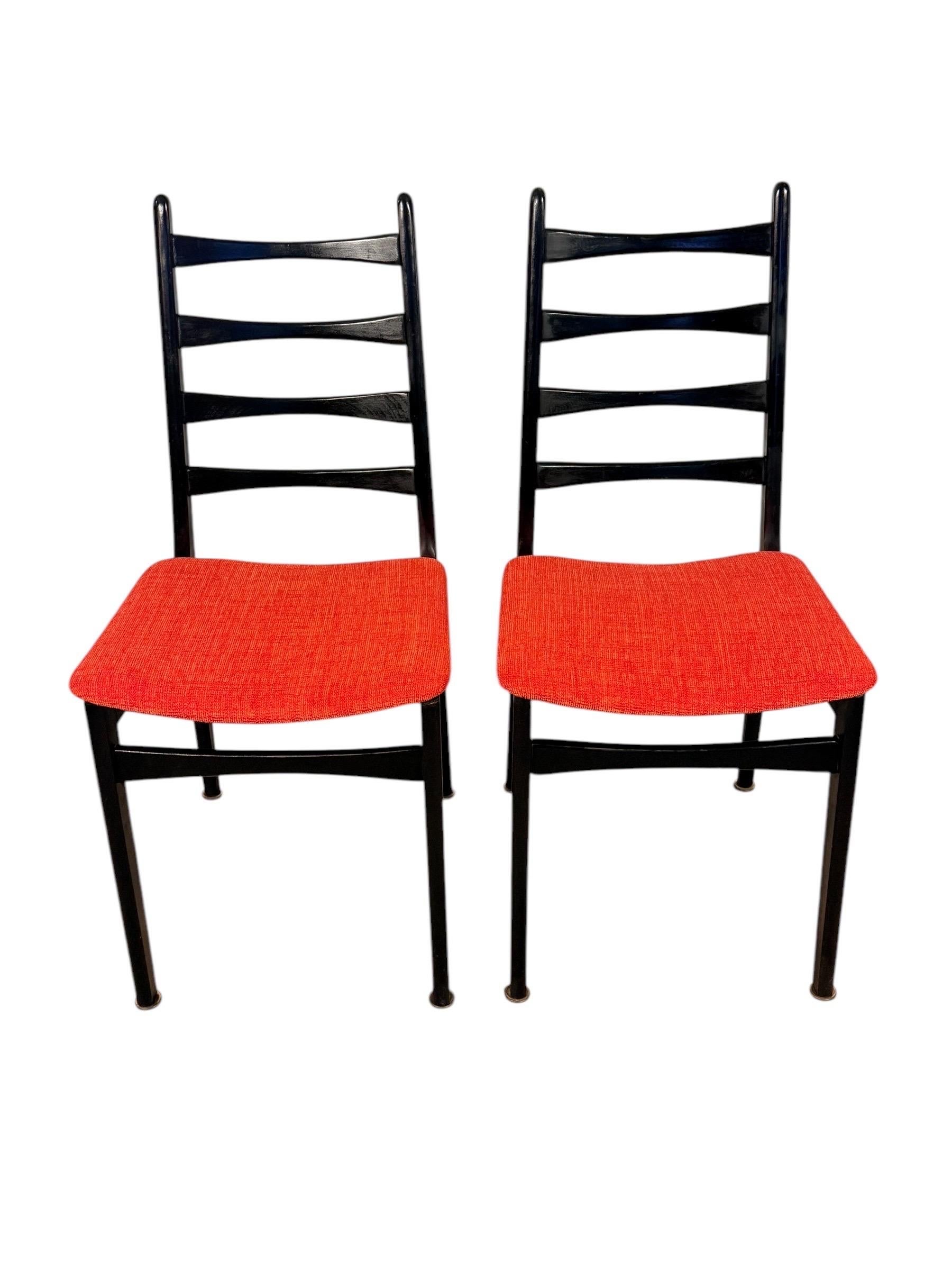 Set di 4 sedie da pranzo italiane con schienale a scaletta del Mid-Century Modern in vendita 3