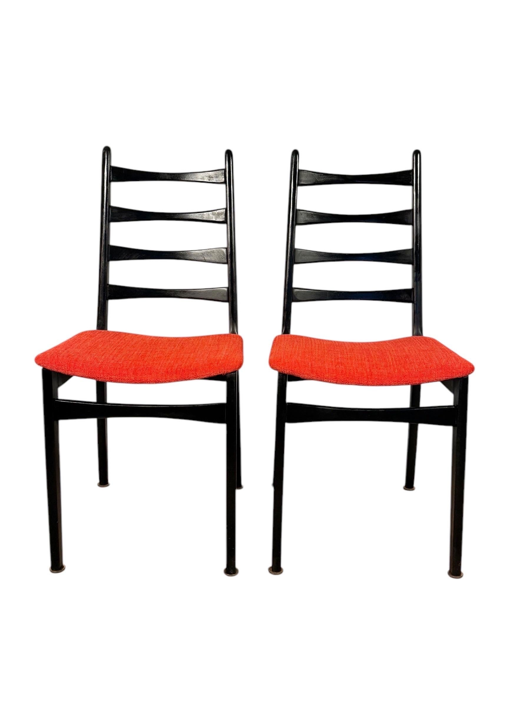 Mid-Century moderno Set di 4 sedie da pranzo italiane con schienale a scaletta del Mid-Century Modern in vendita