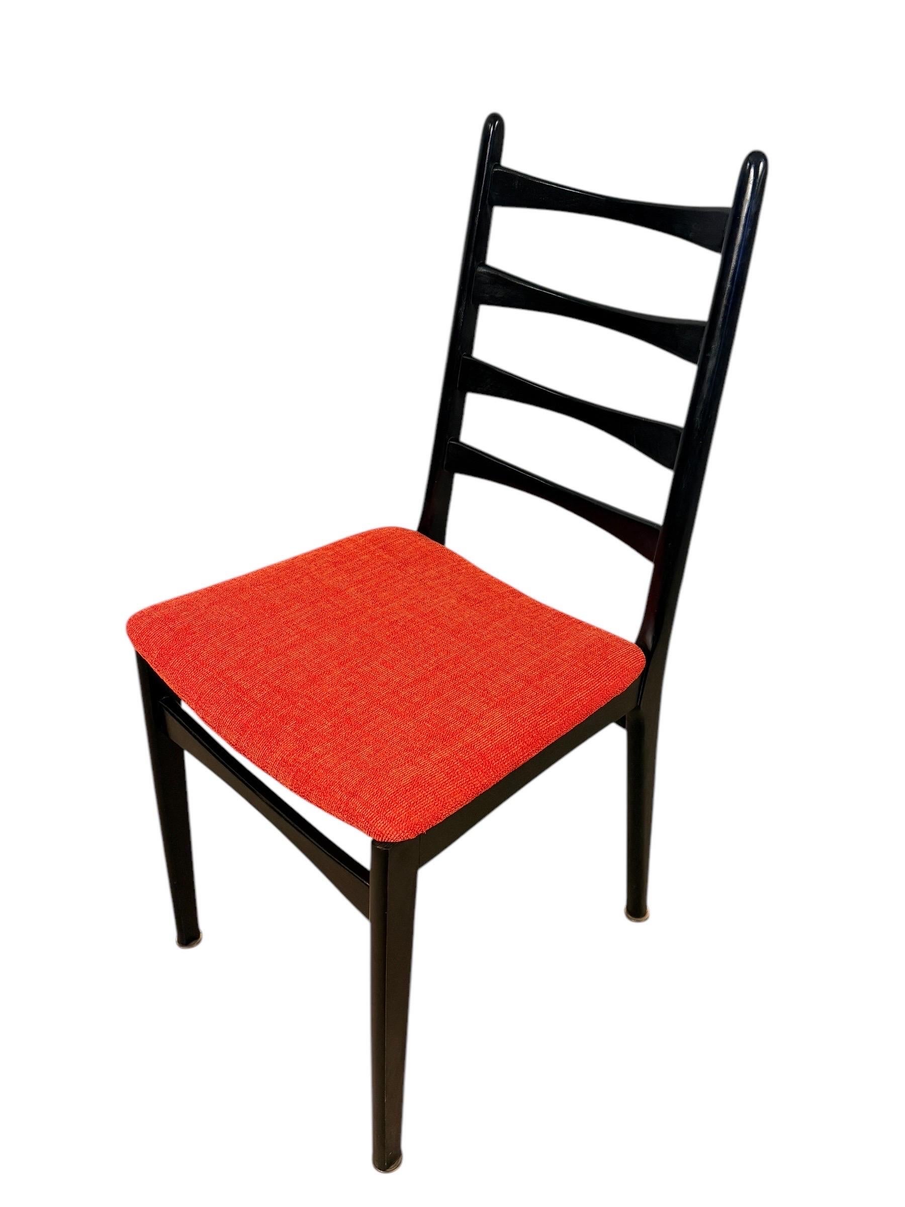 Set di 4 sedie da pranzo italiane con schienale a scaletta del Mid-Century Modern in vendita 2