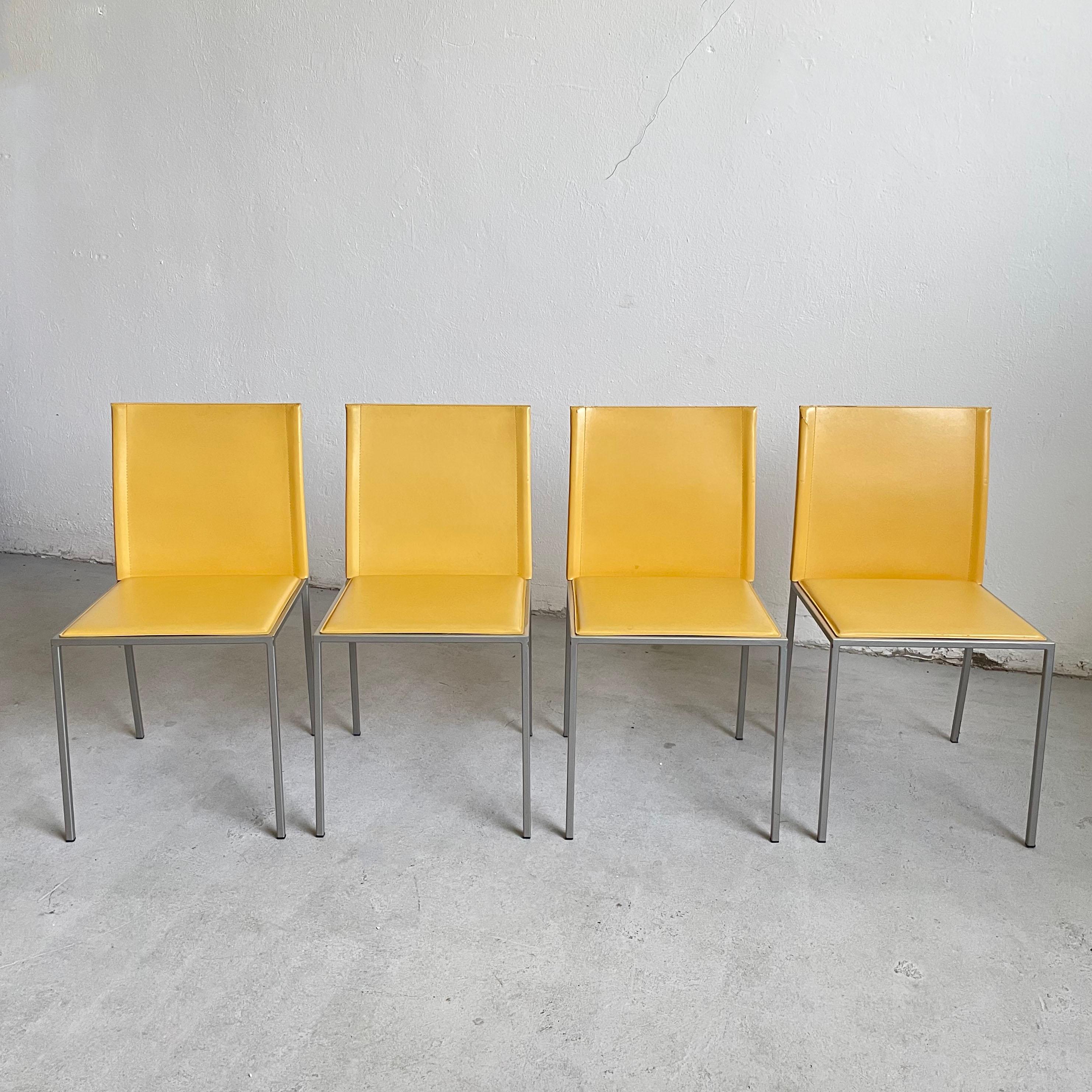 Set of 4 Italian Minimalist Modernist Leather Chairs by Calligaris, Italy 1990s In Good Condition For Sale In Zagreb, HR