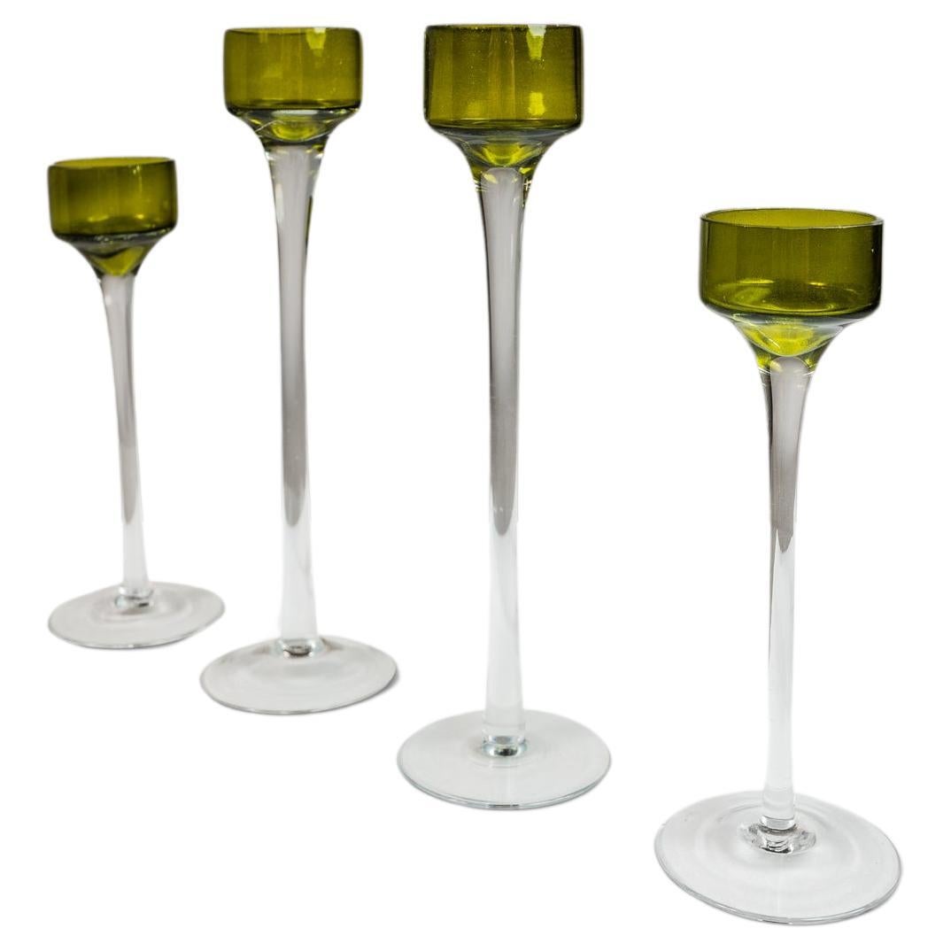 Set di 4 portacandele moderni italiani allungati in vetro verde bicolore, 1970