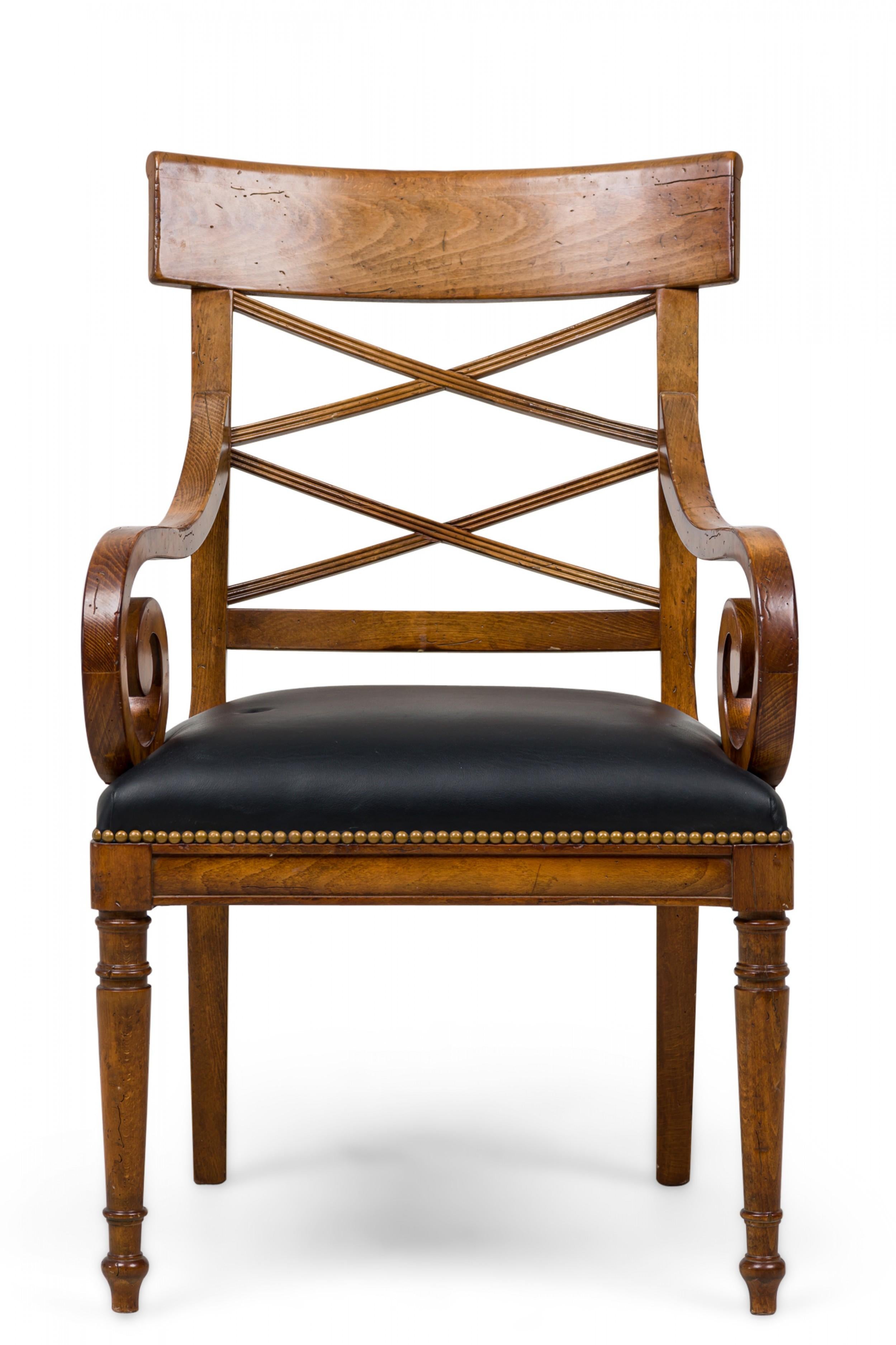 Néoclassique Ensemble de 4 fauteuils en cuir rembourrés de style néoclassique italien en vente