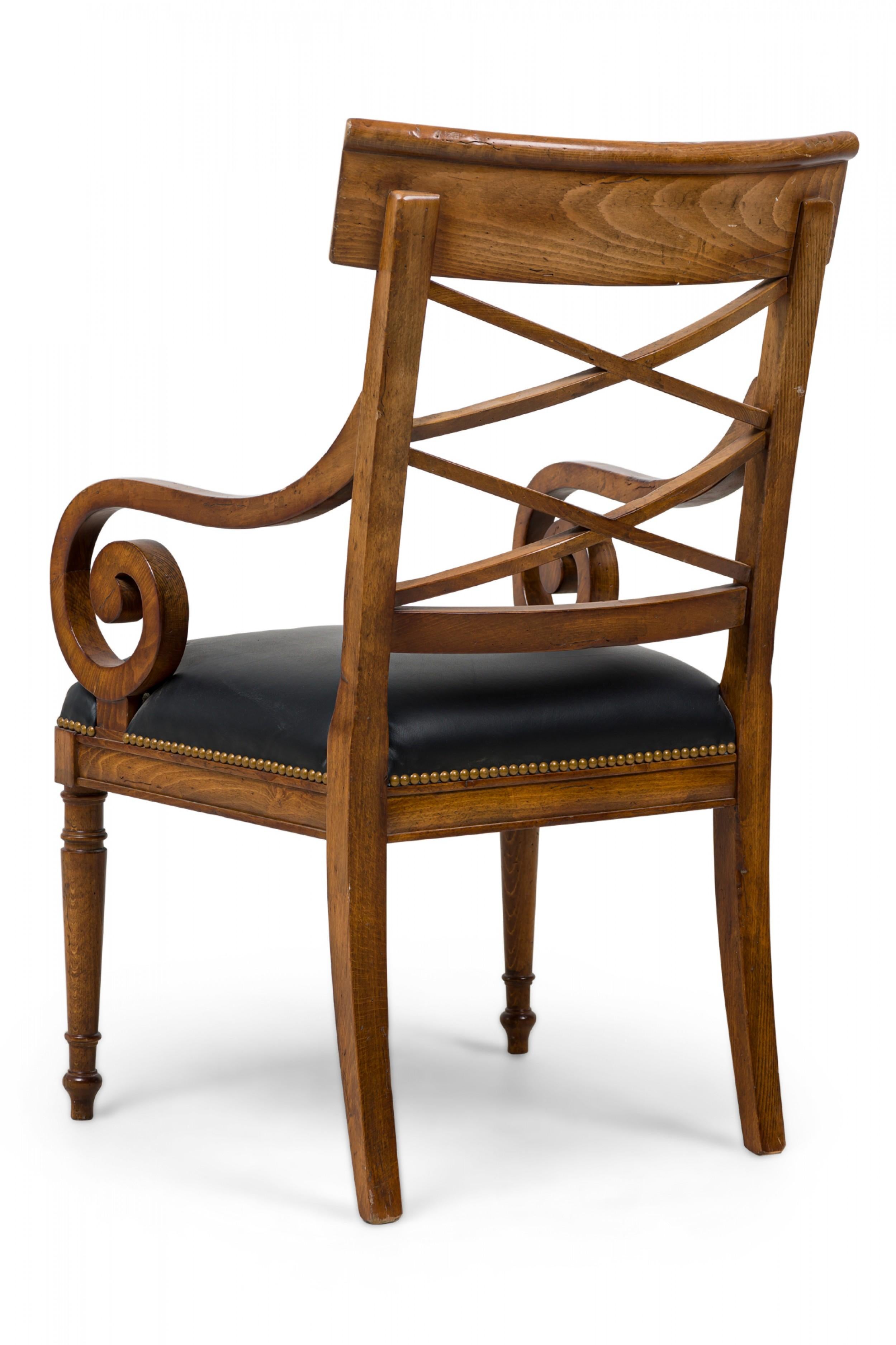 Métal Ensemble de 4 fauteuils en cuir rembourrés de style néoclassique italien en vente