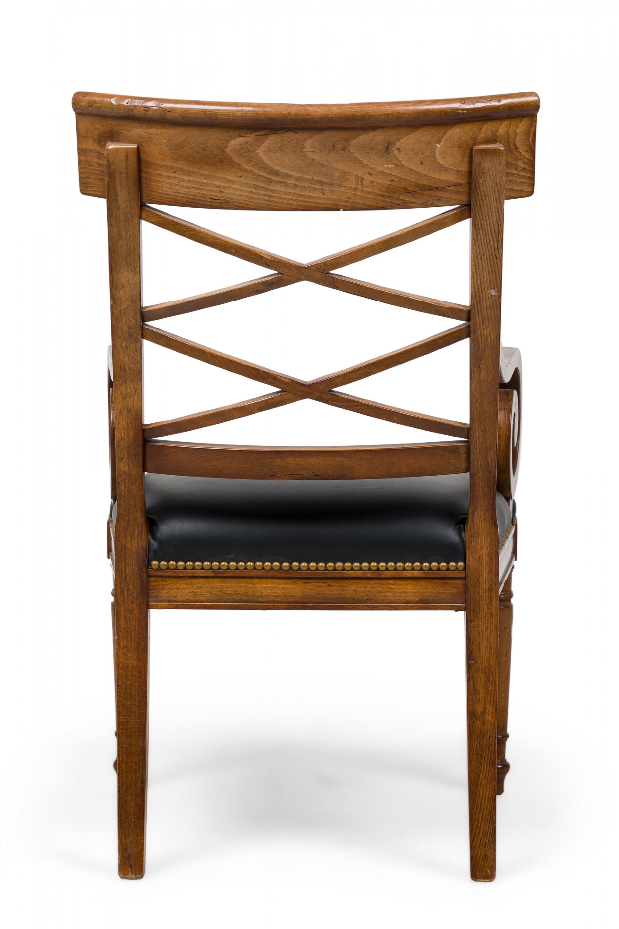 Ensemble de 4 fauteuils en cuir rembourrés de style néoclassique italien en vente 1