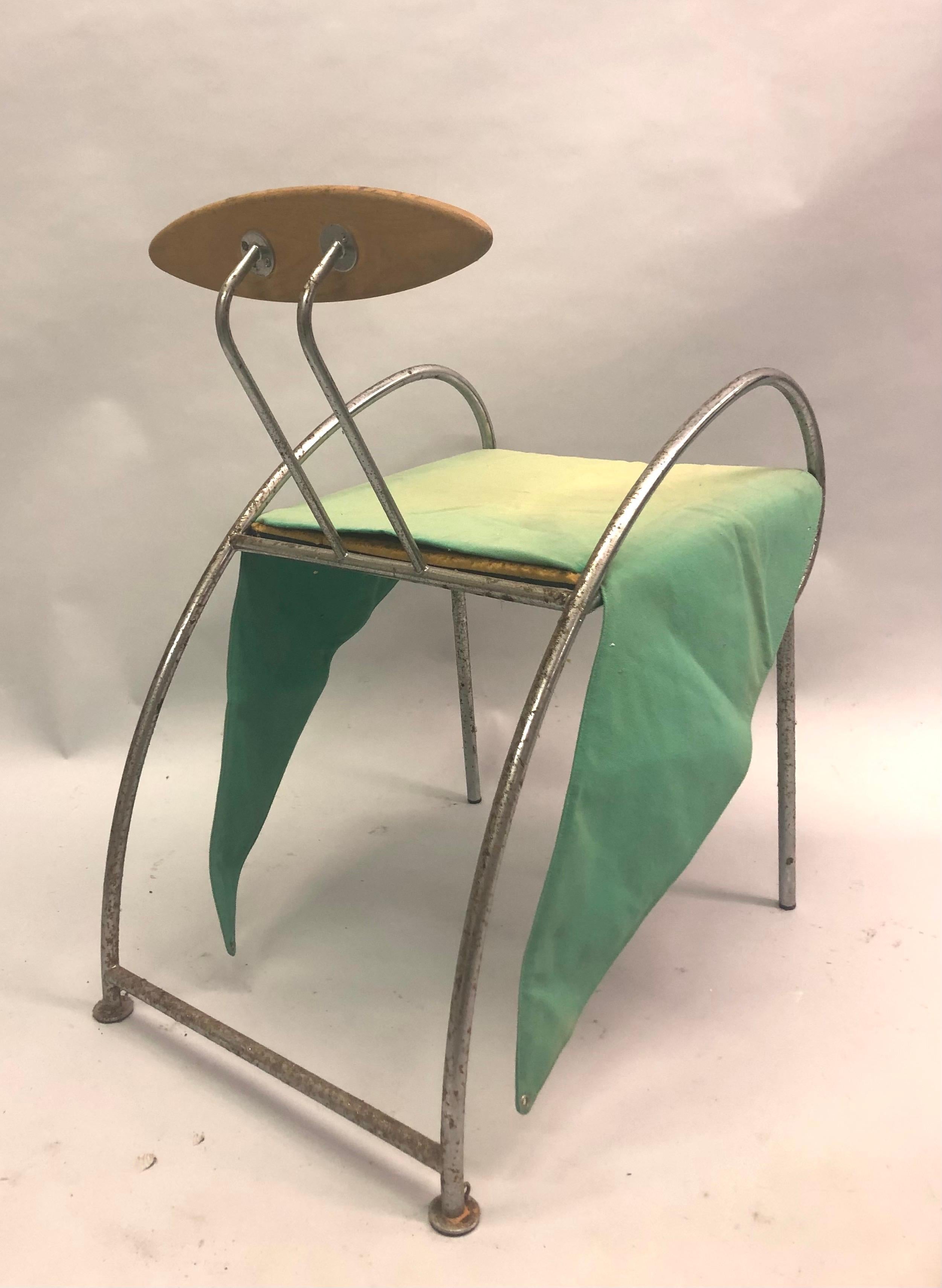 20ième siècle Ensemble de 4 chaises de salle à manger italiennes post-modernes / Memphis de Massimo Iosa Ghini en vente