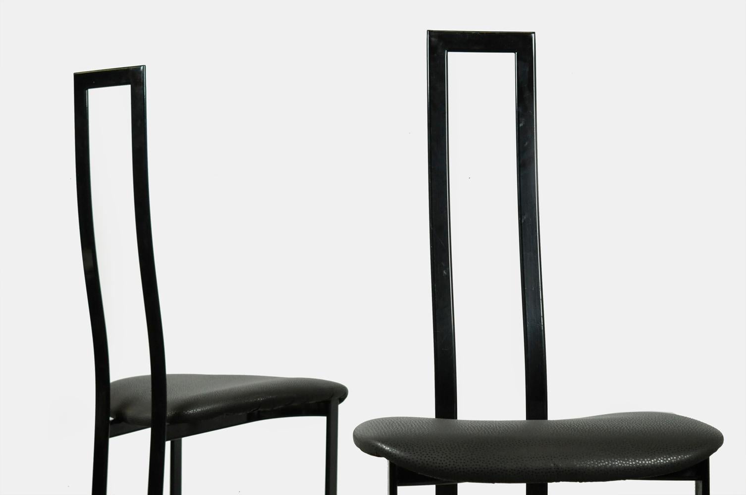 Métal Ensemble de 4 chaises de salle à manger postmodernes italiennes par Maurizio Cattelan, années 1980 en vente