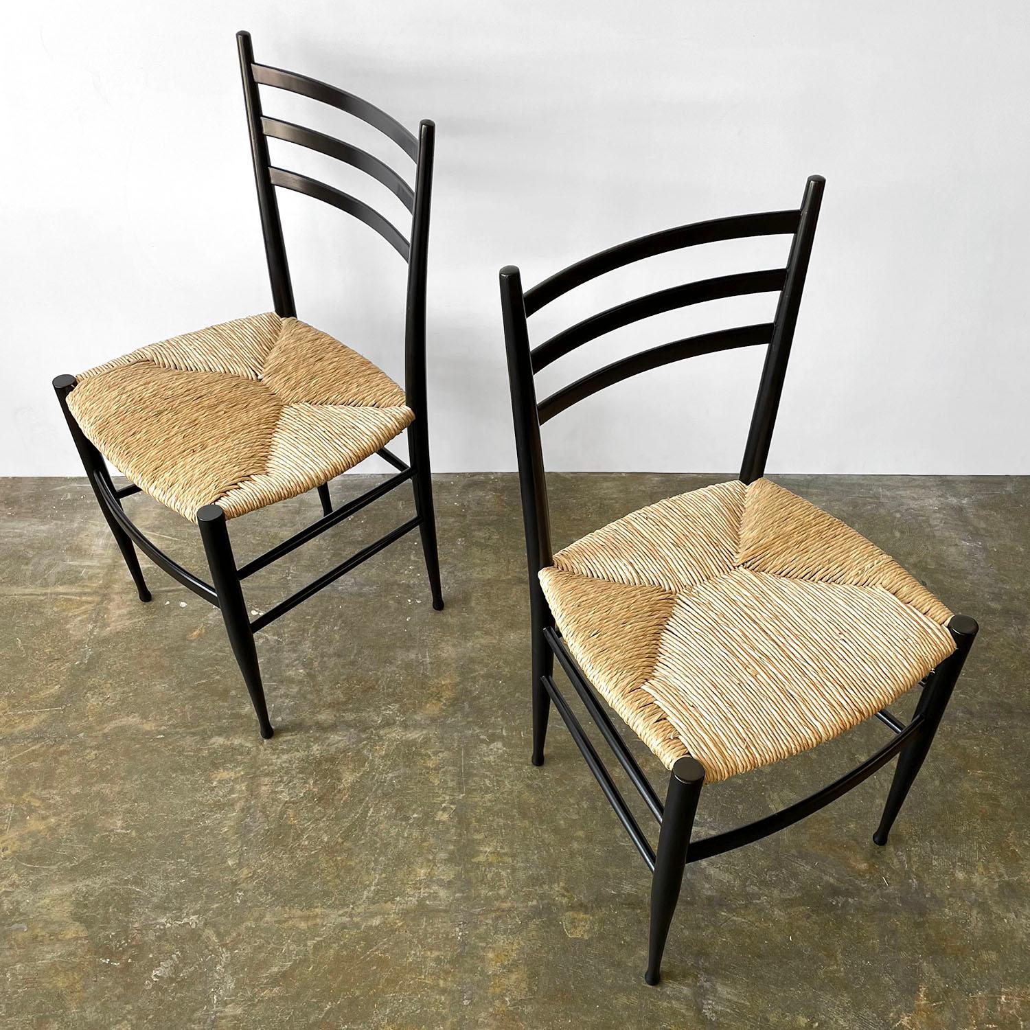 Set of 4 Italian Rush Seat Chairs in the Style of Gio Ponti  In Good Condition For Sale In Los Angeles, CA