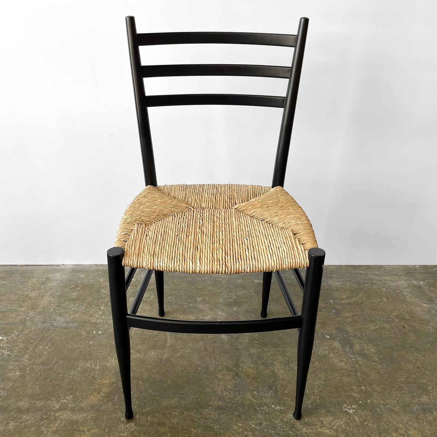 Set of 4 Italian Rush Seat Chairs in the Style of Gio Ponti  For Sale 3
