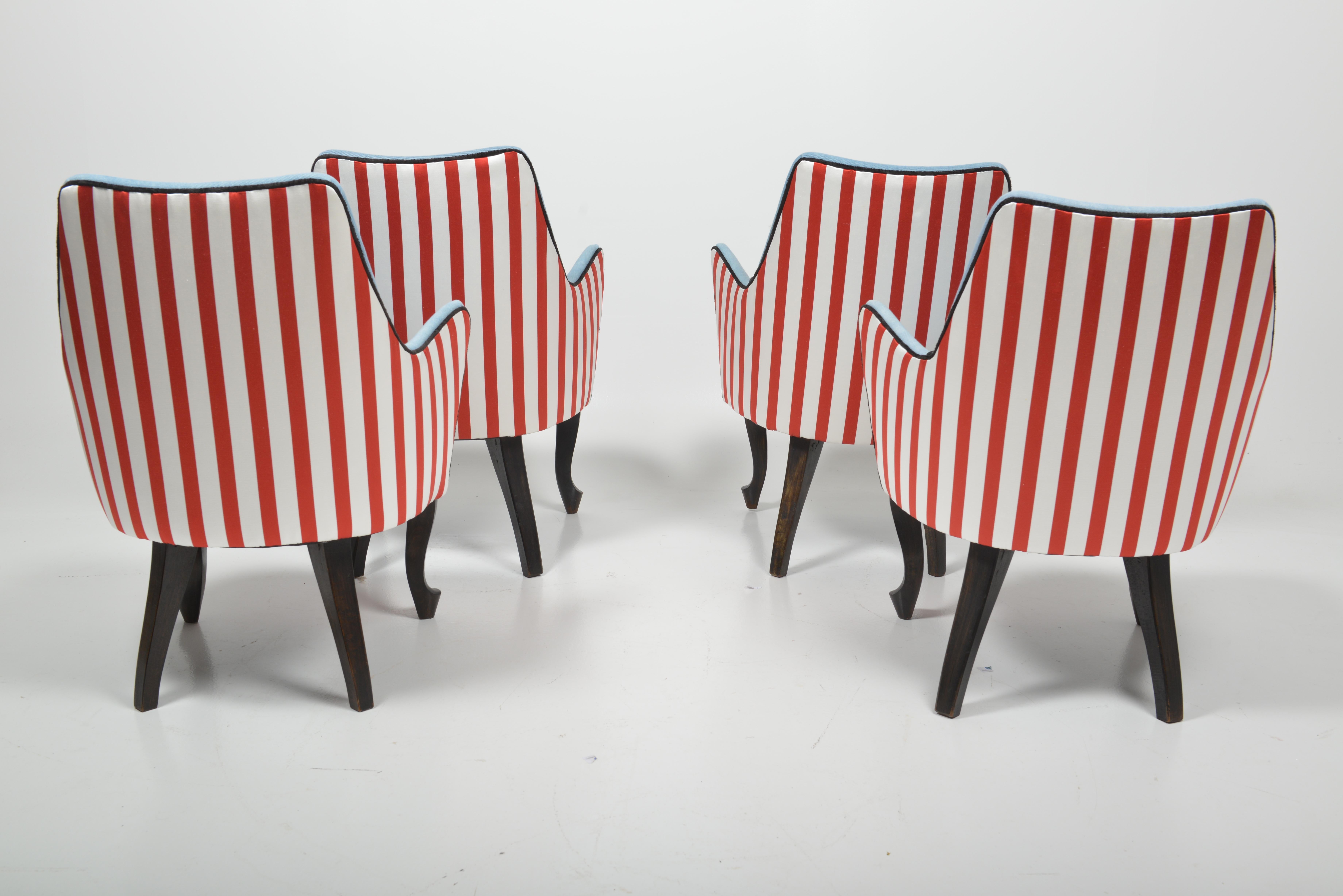 Art Deco Set of 4 Italian Small Side Chairs Made of Ebonized Wood, circa 1940 For Sale