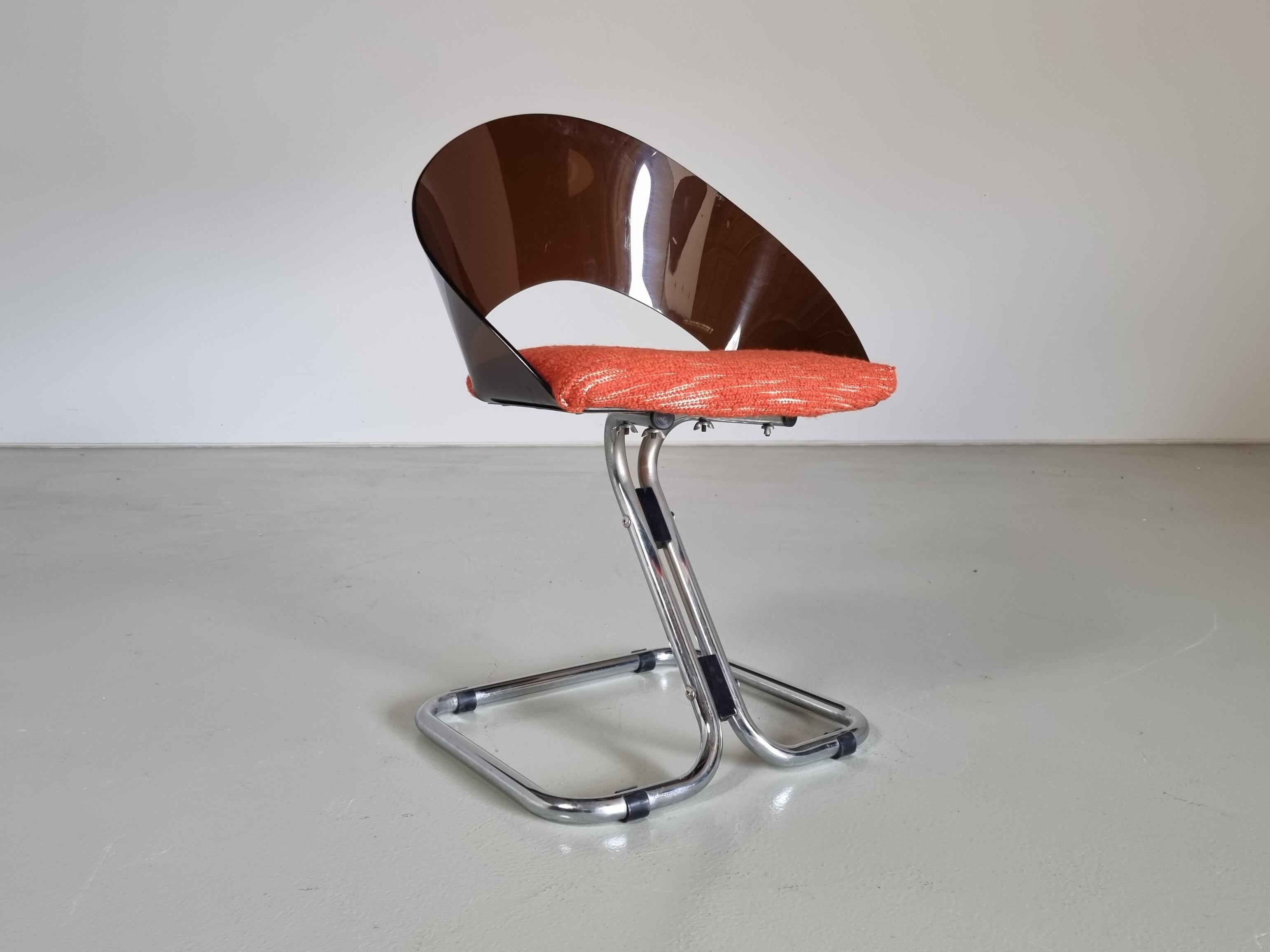 Set of 4 Italian Spage Age Plexiglass Dining Chairs, 1970s For Sale 3