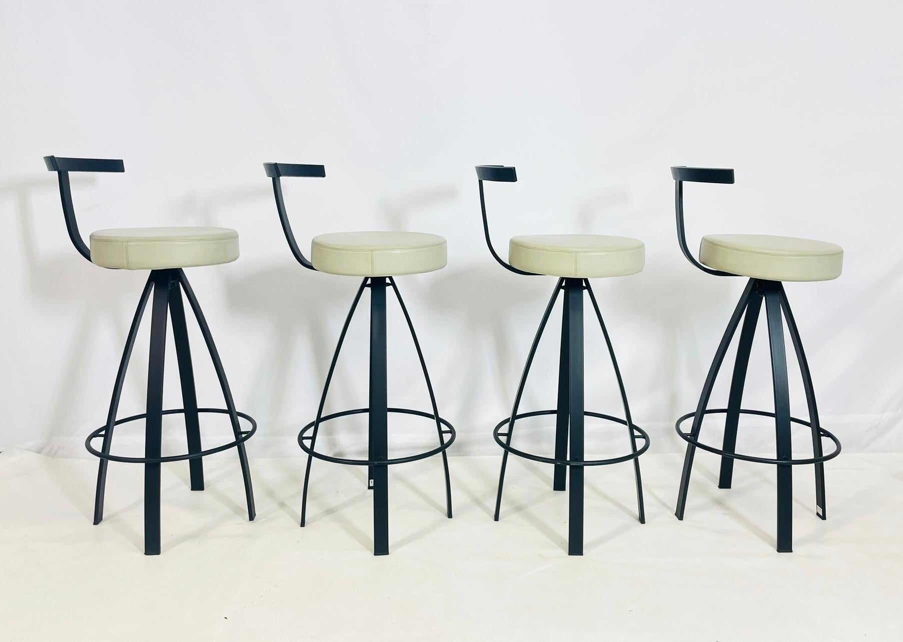 4er-Set italienischer Barhocker von NAOS mit Ledersitzen, Made in Italy (Handgefertigt) im Angebot