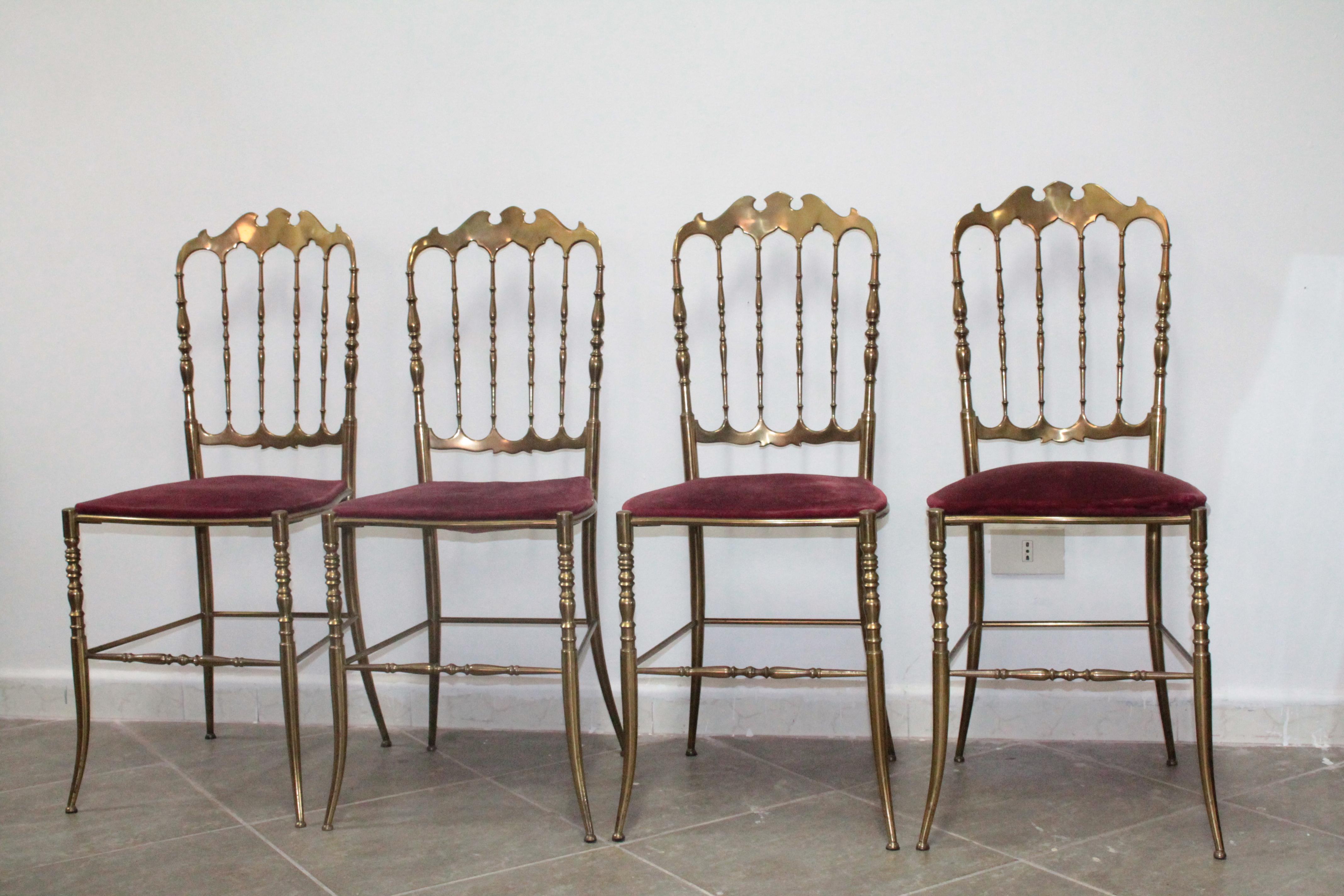 Set of 4 Chiavari-chiavarina-brass-chair-designer-Giuseppe-Gaetano-Descalzi.
Brass with original Patina. 
Original fabric with signs of aging, possibility to upholster with color of your choice.