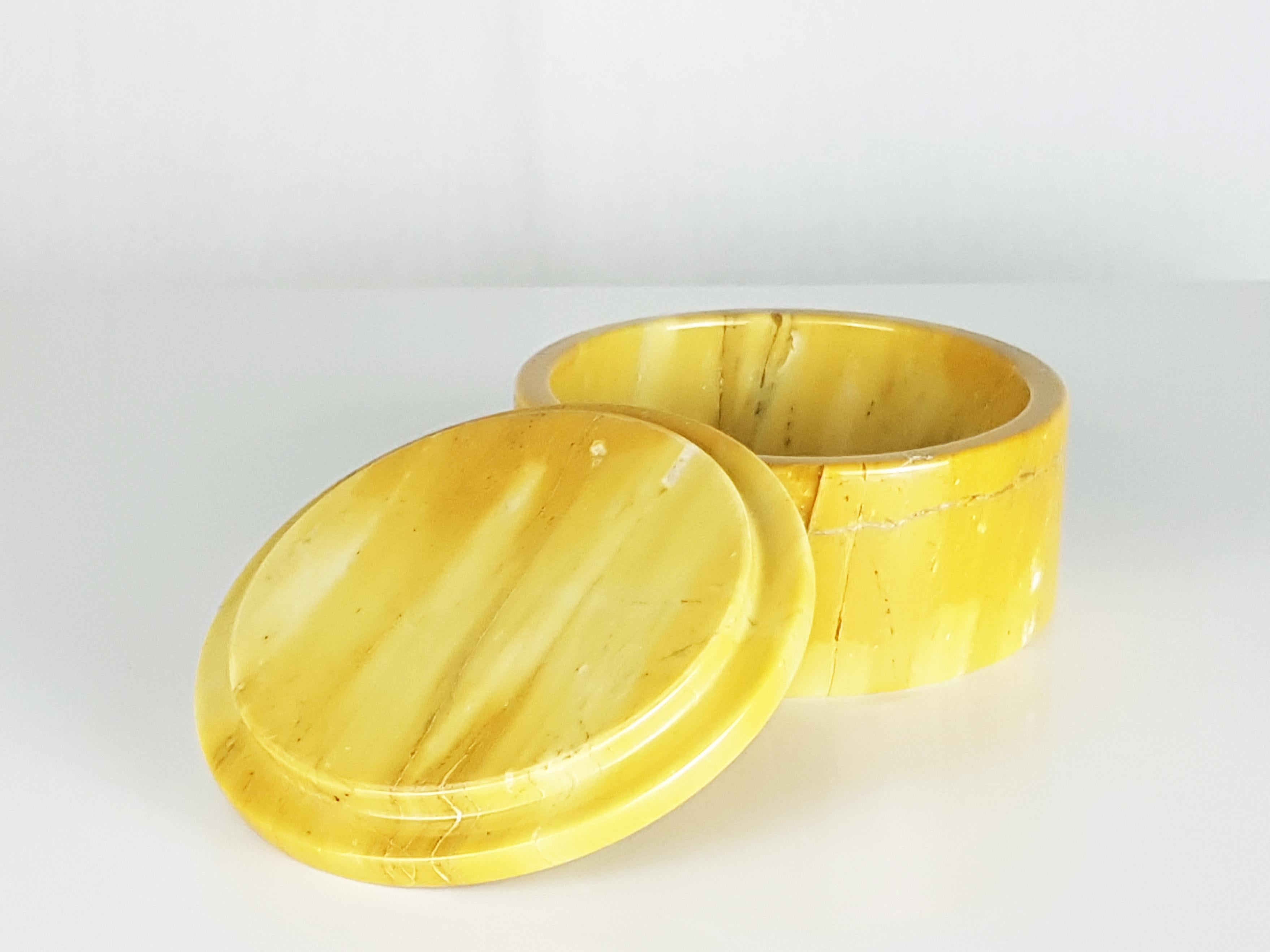 Set of 4 Italian Yellow Siena Marble 1970s Bowls and Boxes For Sale 5