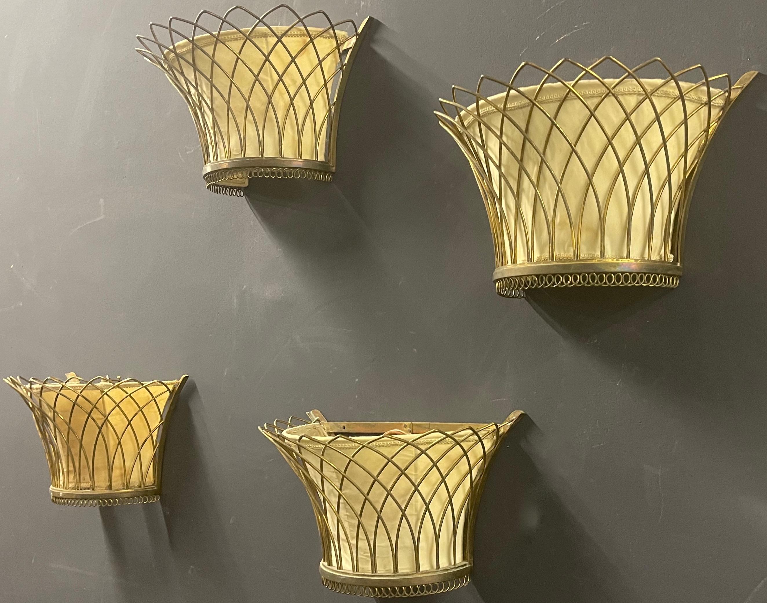 Mid-Century Modern set of 4 italien wall scones For Sale